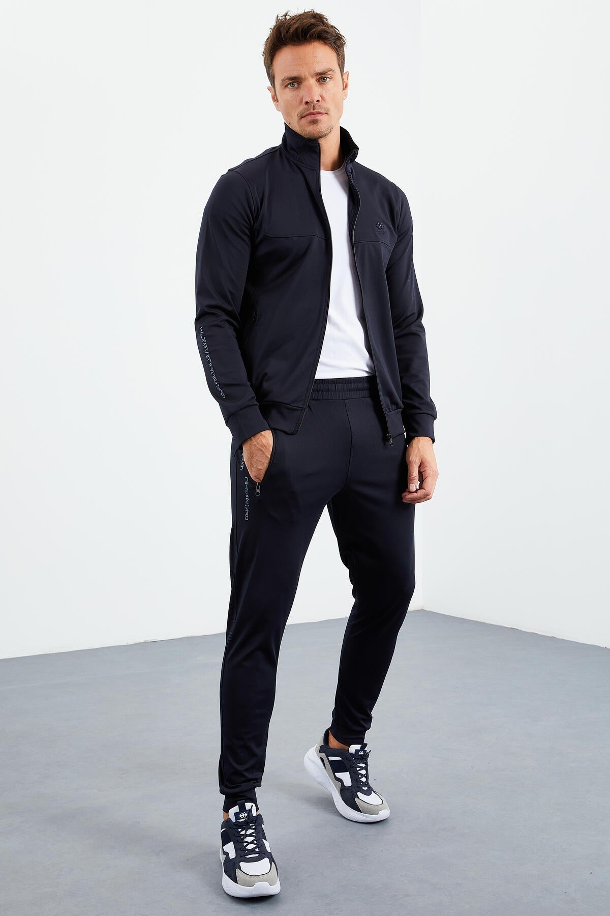 Lacivert Dik Yaka Fermuarlı Standart Kalıp Manşetli Erkek Eşofman Takım - 85160