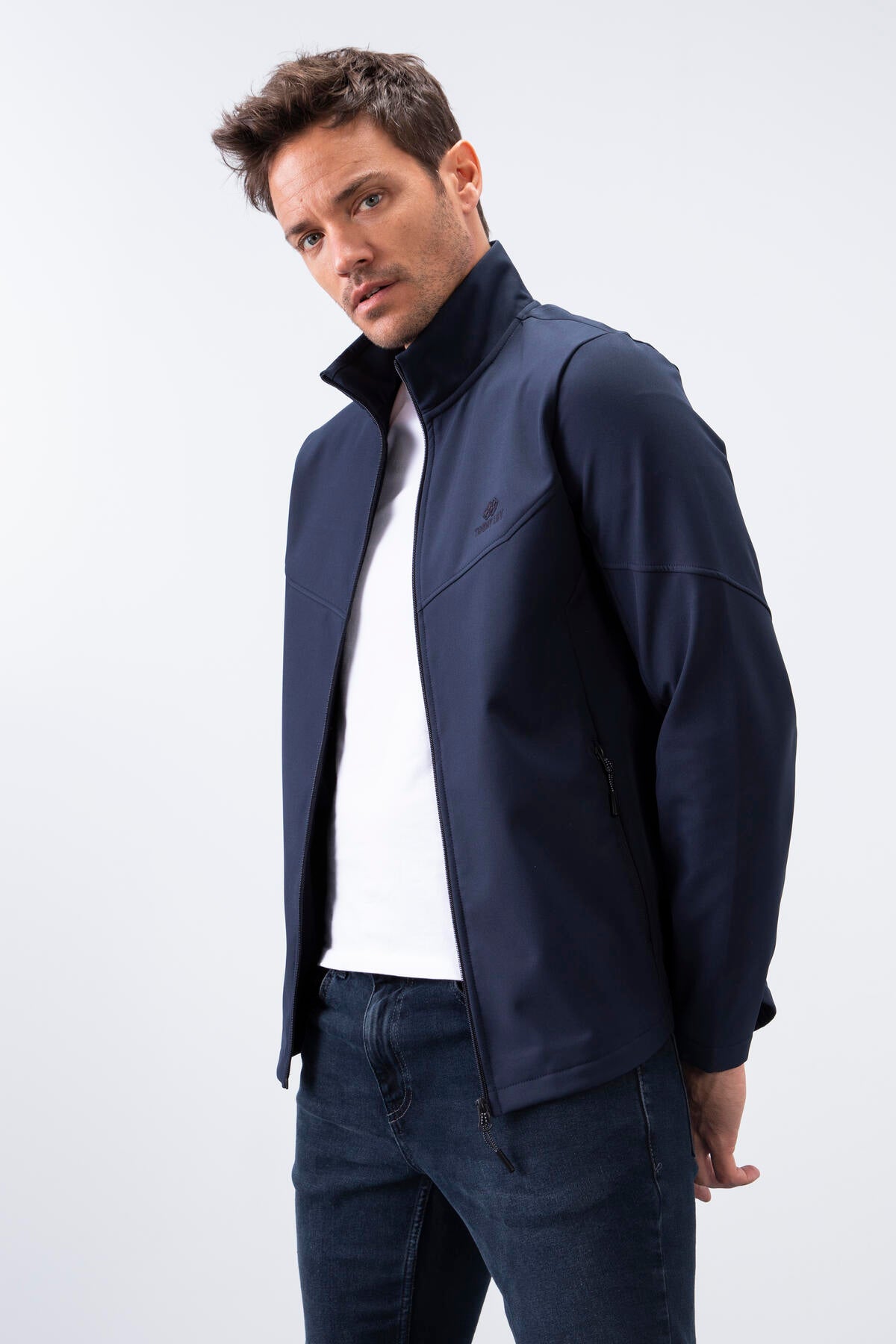 Lacivert Fermuarlı Dik Yaka Su ve Rüzgar Geçirmez Softshell Erkek Mont - 88050