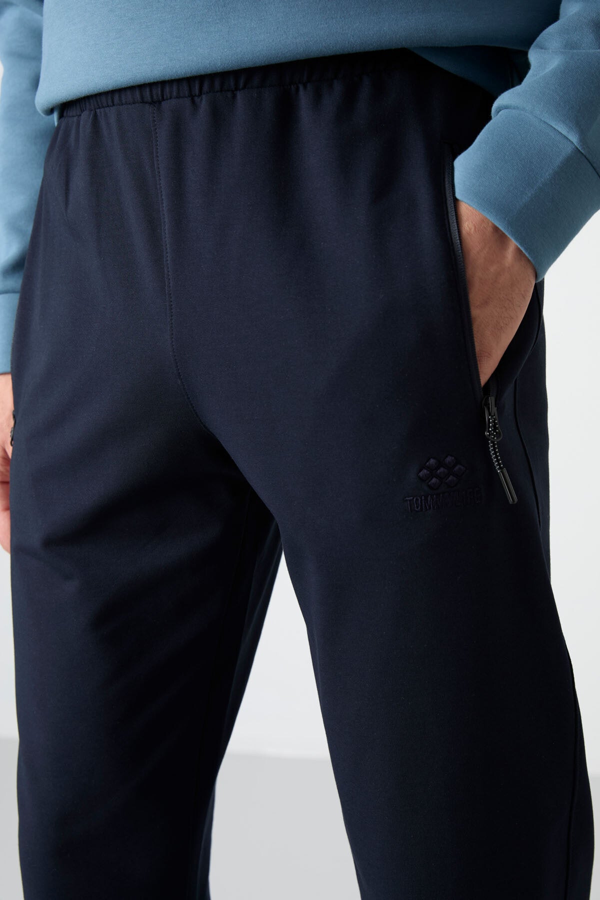 Lacivert Fermuarlı Üç Cepli Dar Kalıp Klasik Paça Erkek Eşofman Alt - 84671