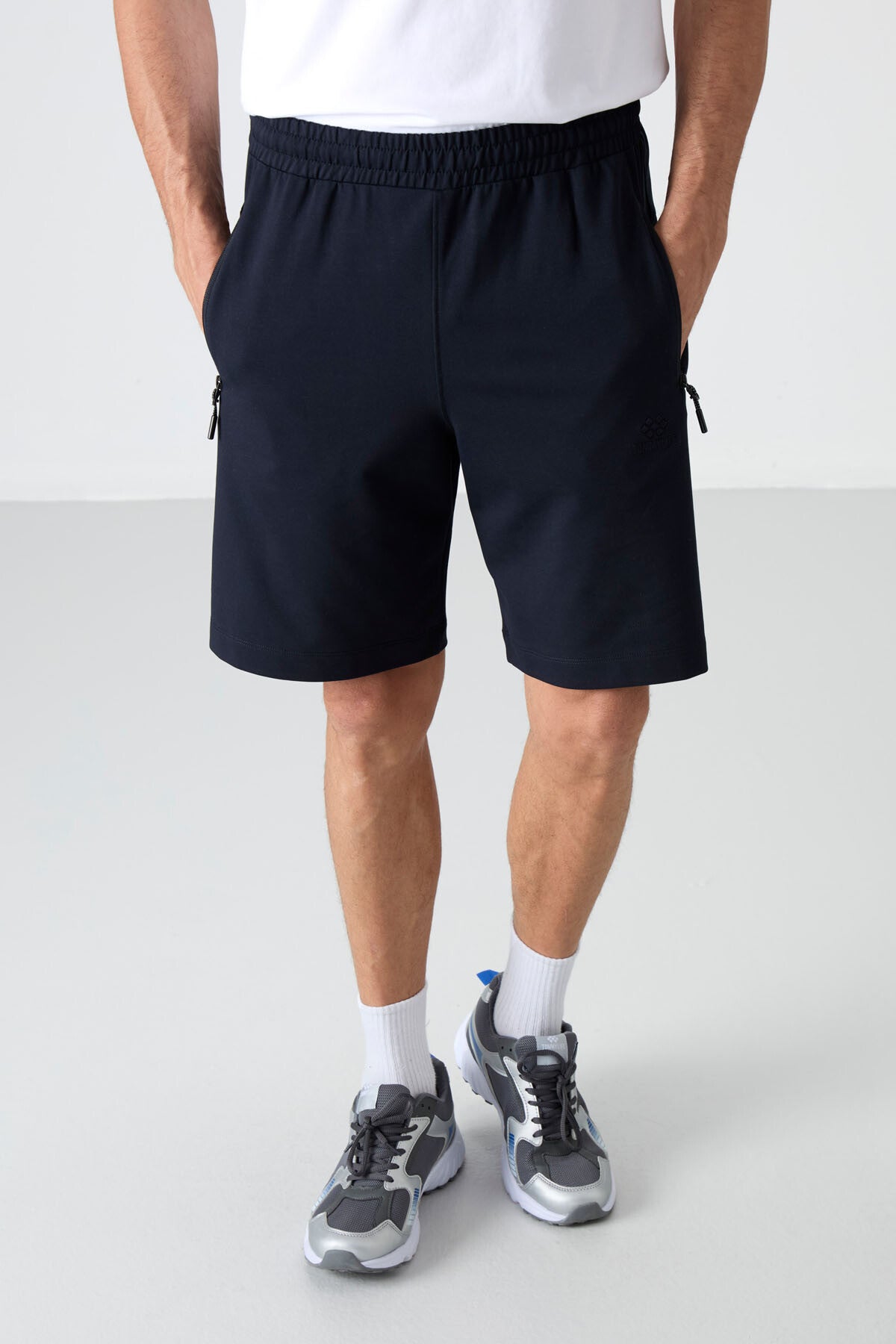 Lacivert Gizli Fermuar Arka Cepli Bağcıklı Standart Kalıp Erkek Şort - 81136