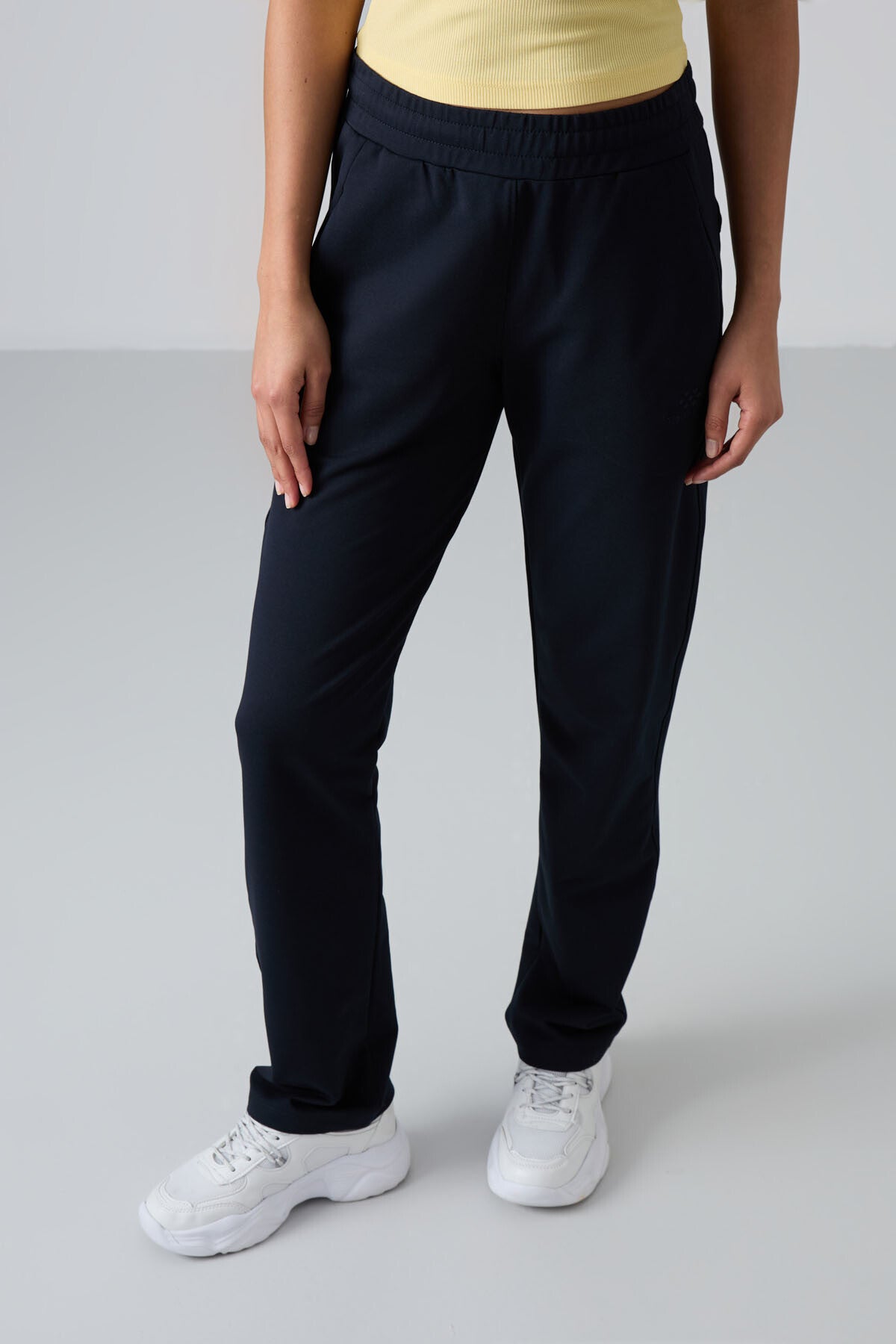 Lacivert Gizli Fermuar Cepli Rahat Form Klasik Paça Kadın Eşofman Alt - 94148