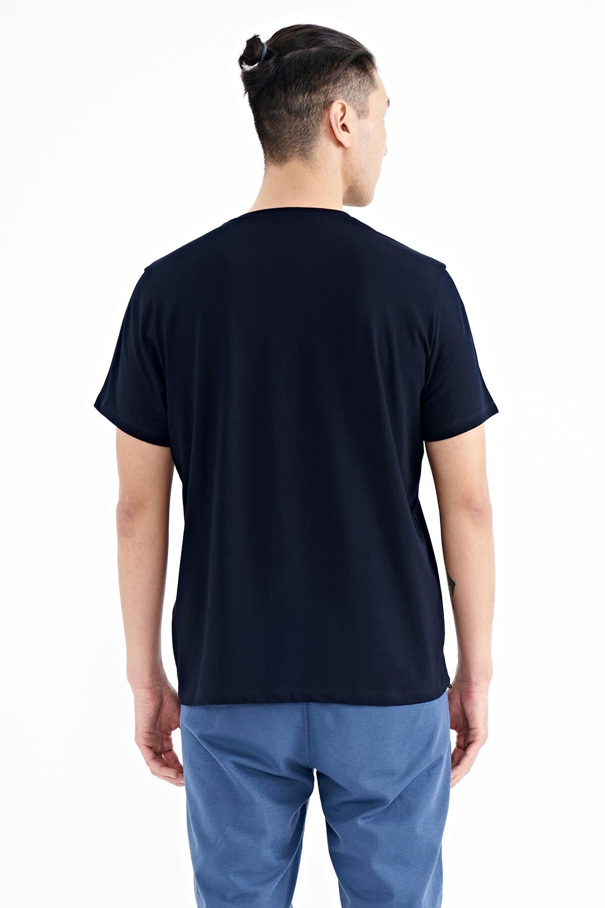 Lacivert Kol Şerit Detaylı O Yaka Standart Kalıp Erkek T-shirt - 88234