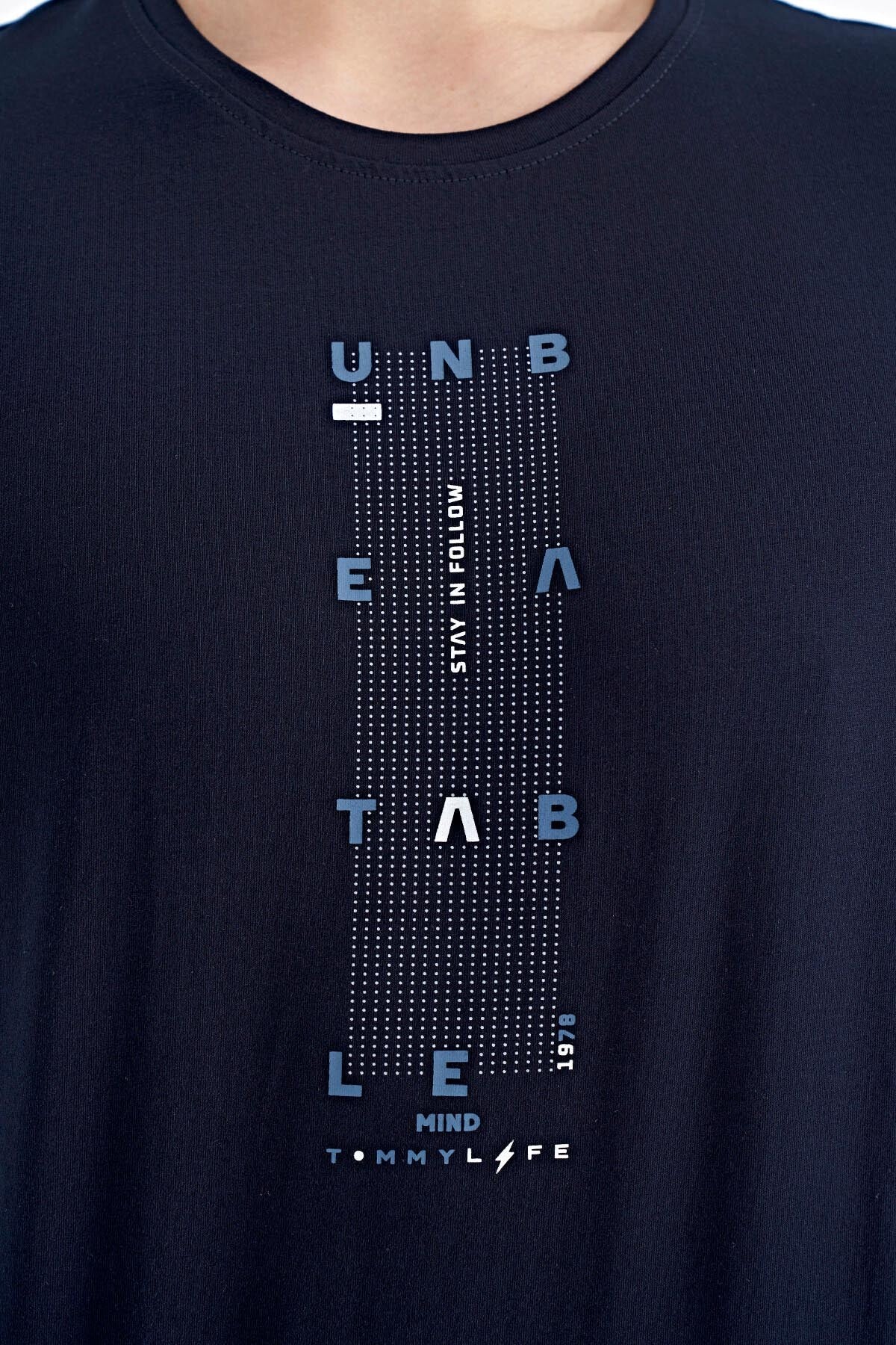 Lacivert Kol Şerit Detaylı O Yaka Standart Kalıp Erkek T-shirt - 88234