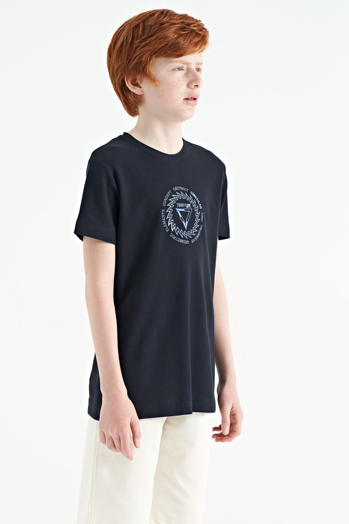 Lacivert Nakış İşleme Detaylı O Yaka Standart Kalıp Erkek Çocuk T-Shirt - 11115