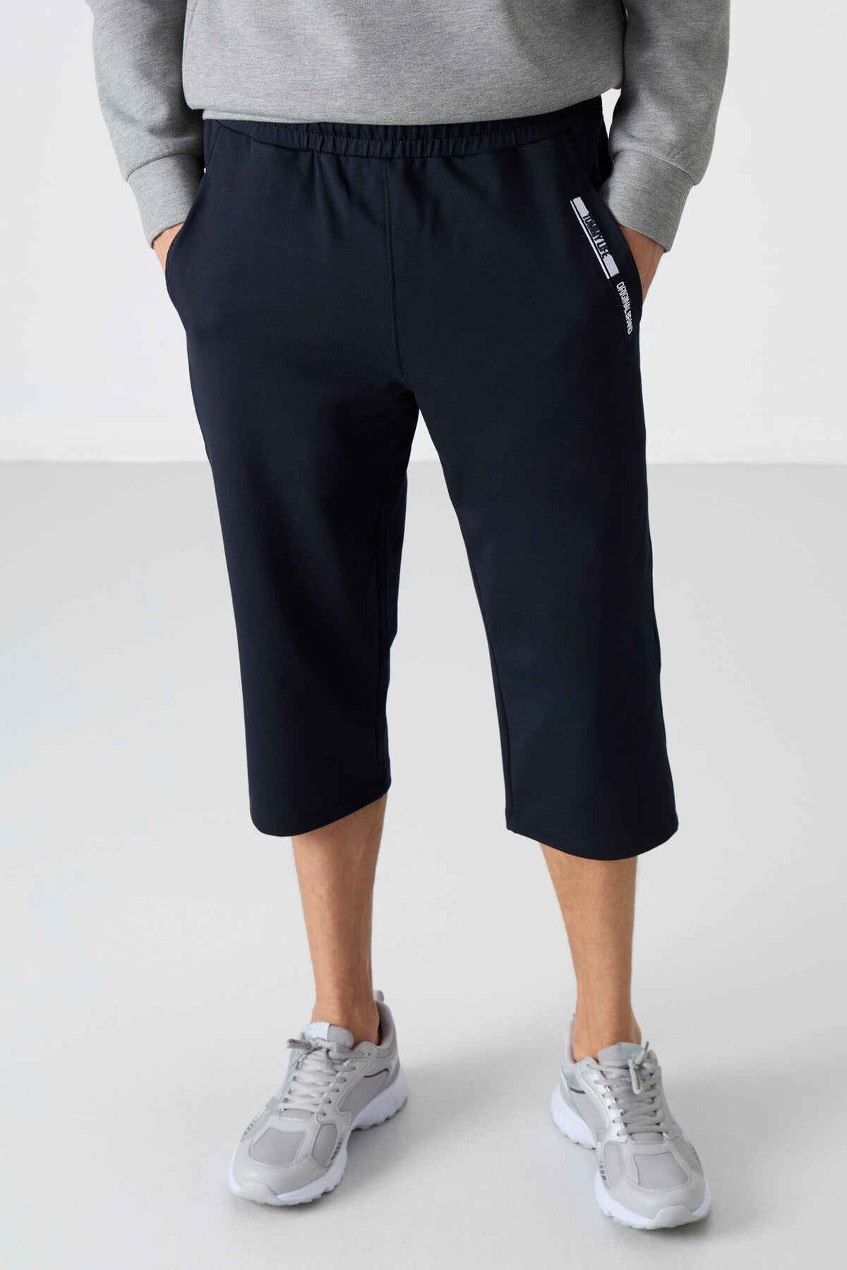 Lacivert Ön Cep Detaylı Standart Kalıp Klasik Paça Erkek Kapri - 83092