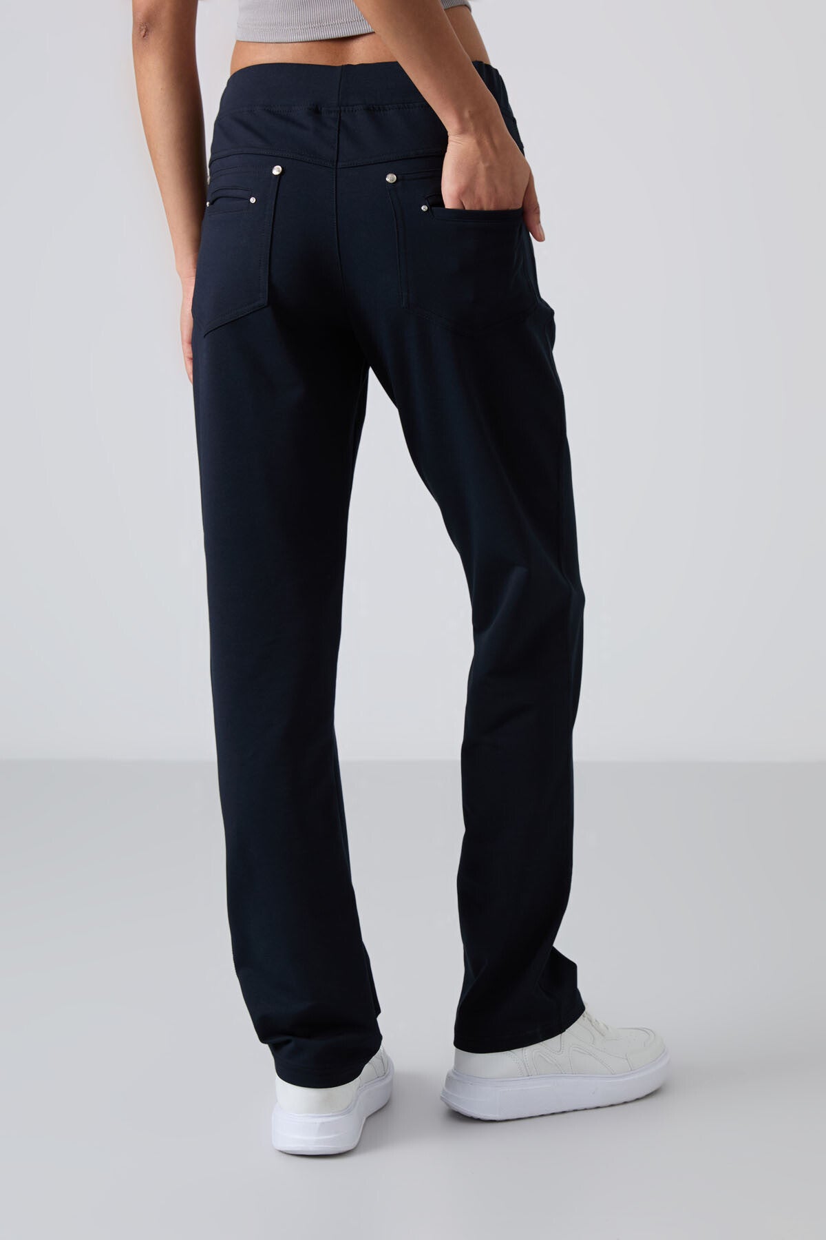 Lacivert Taş Detaylı Cepli Rahat Form Klasik Paça Kadın Eşofman Altı - 94007