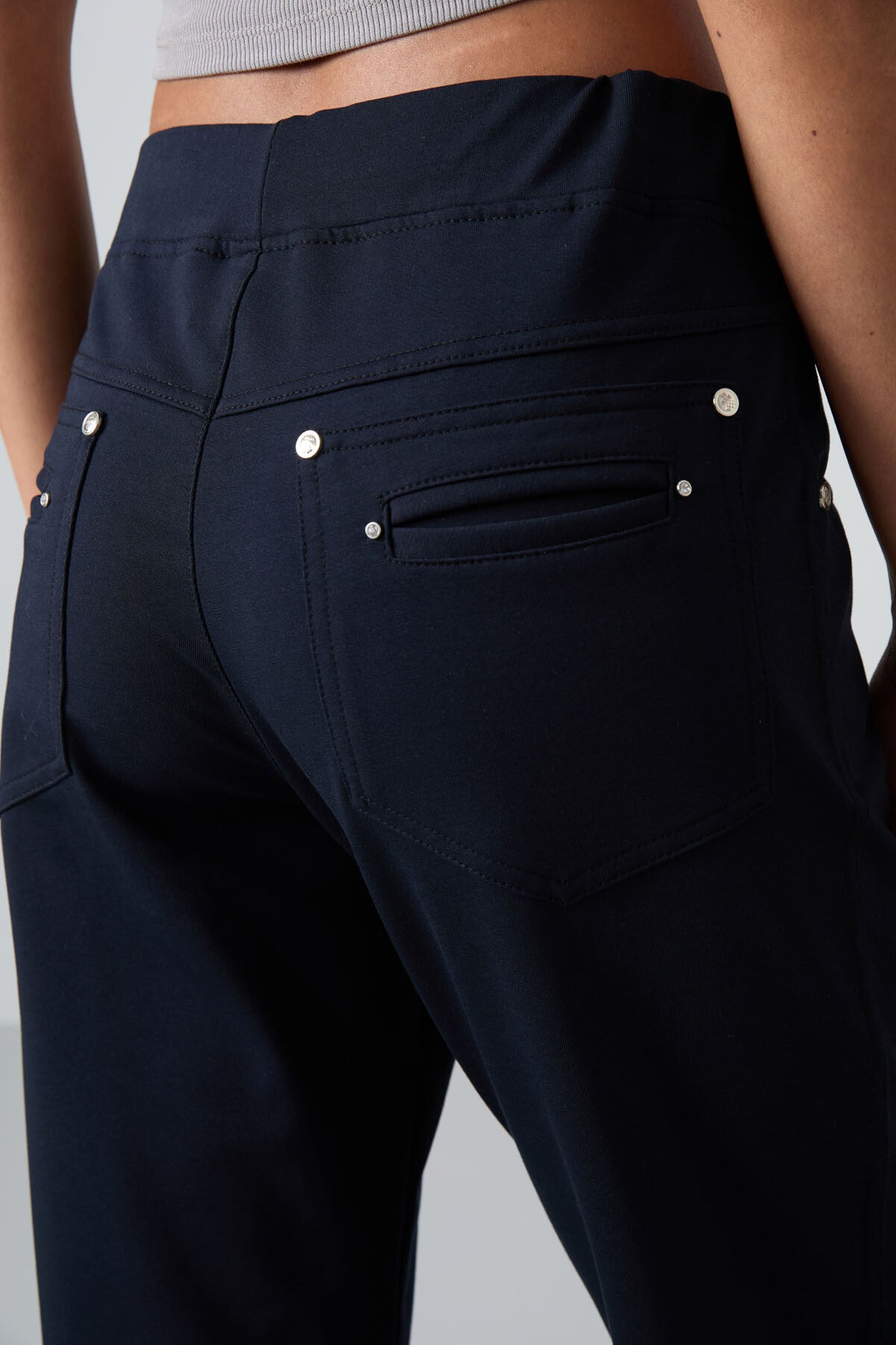 Lacivert Taş Detaylı Cepli Rahat Form Klasik Paça Kadın Eşofman Altı - 94007