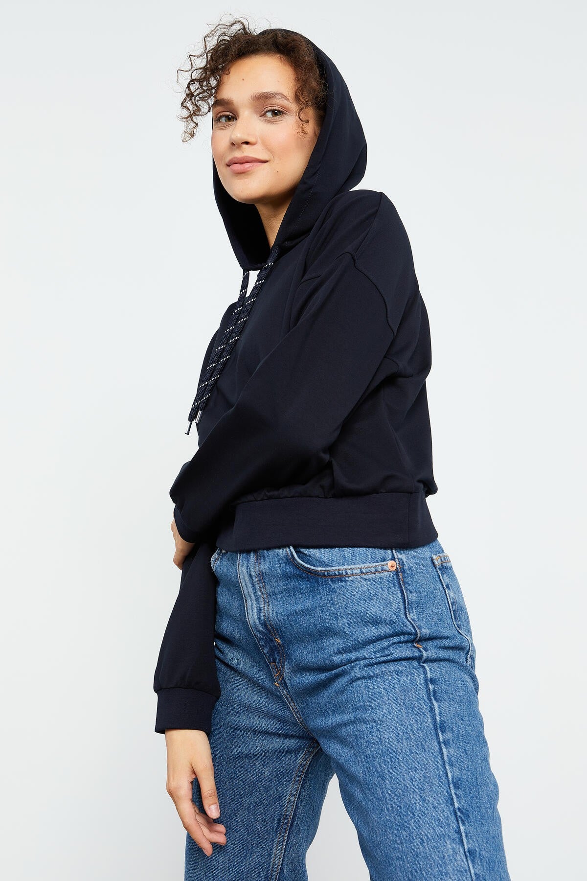 Lacivert Uzun Kol Rahat Form Kapüşonlu Kadın Sweatshirt - 97115