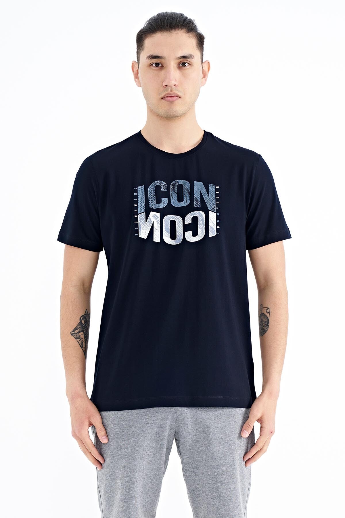 Lacivert Yazı Baskılı O Yaka Standart Kalıp Erkek T-Shirt - 88174