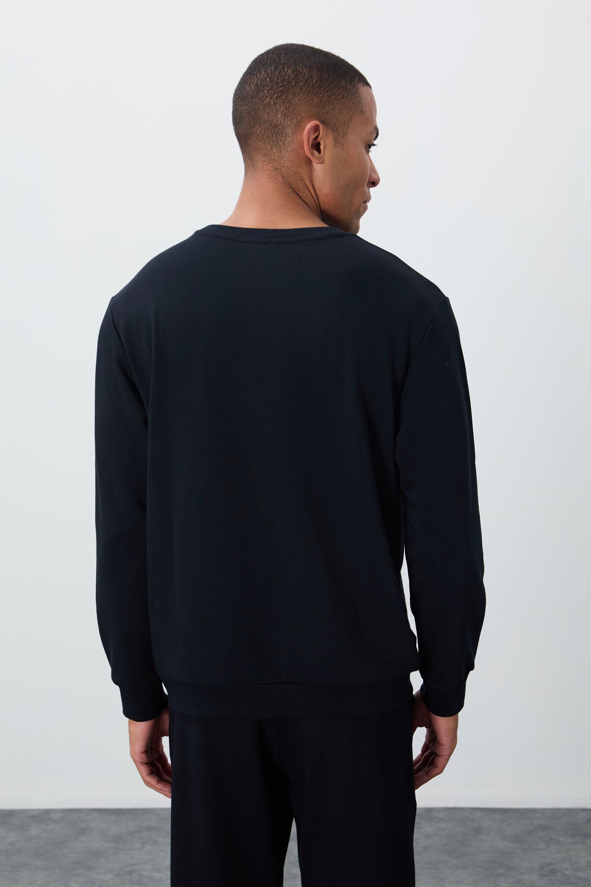 Lacivert Yazı Nakışlı O Yaka Rahat Form İçi Polarlı Erkek Sweatshirt - 88020