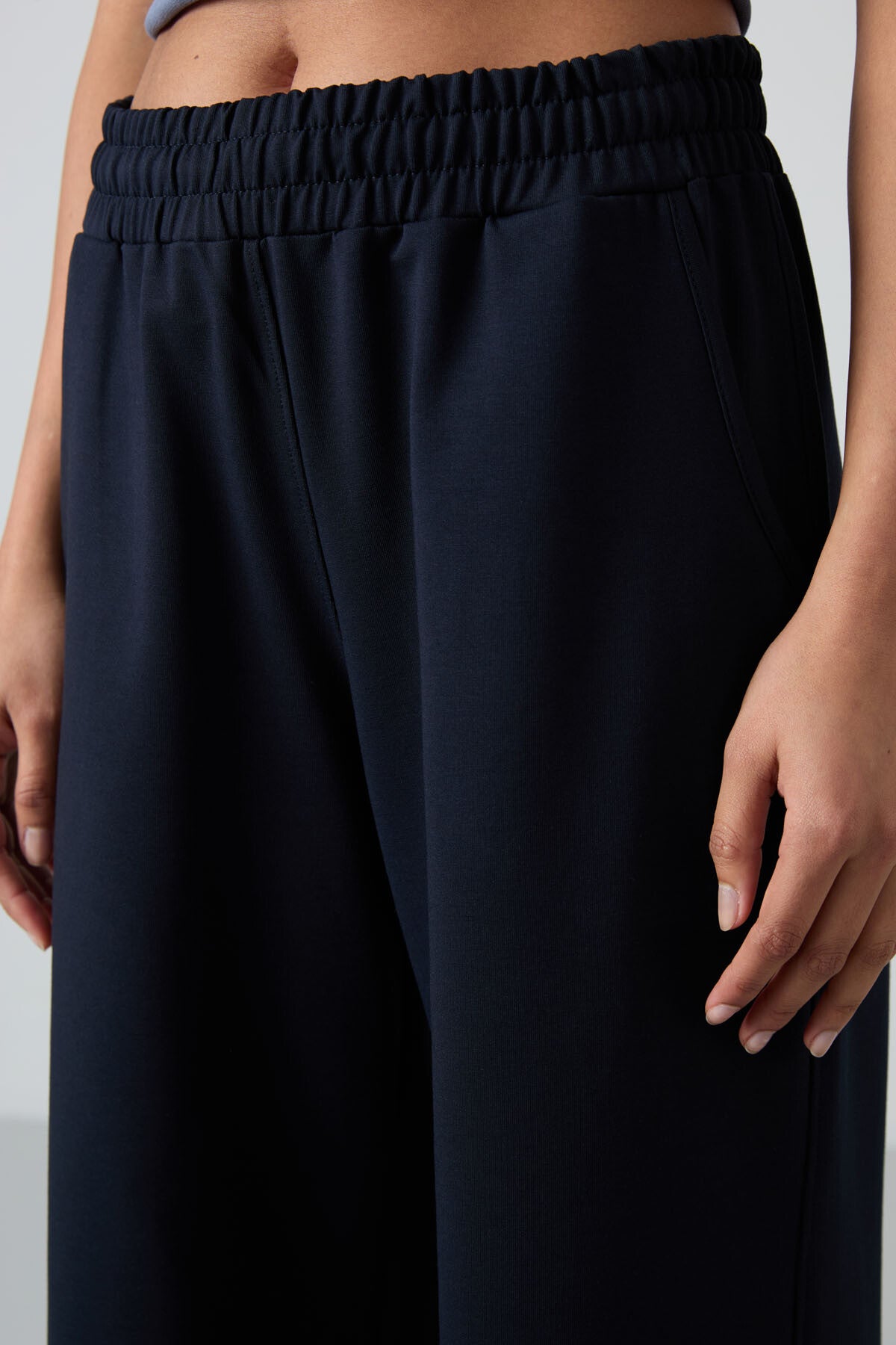 Lacivert Yüksek Bel Cepli Rahat Form Geniş Paça Kadın Eşofman Alt - 94567