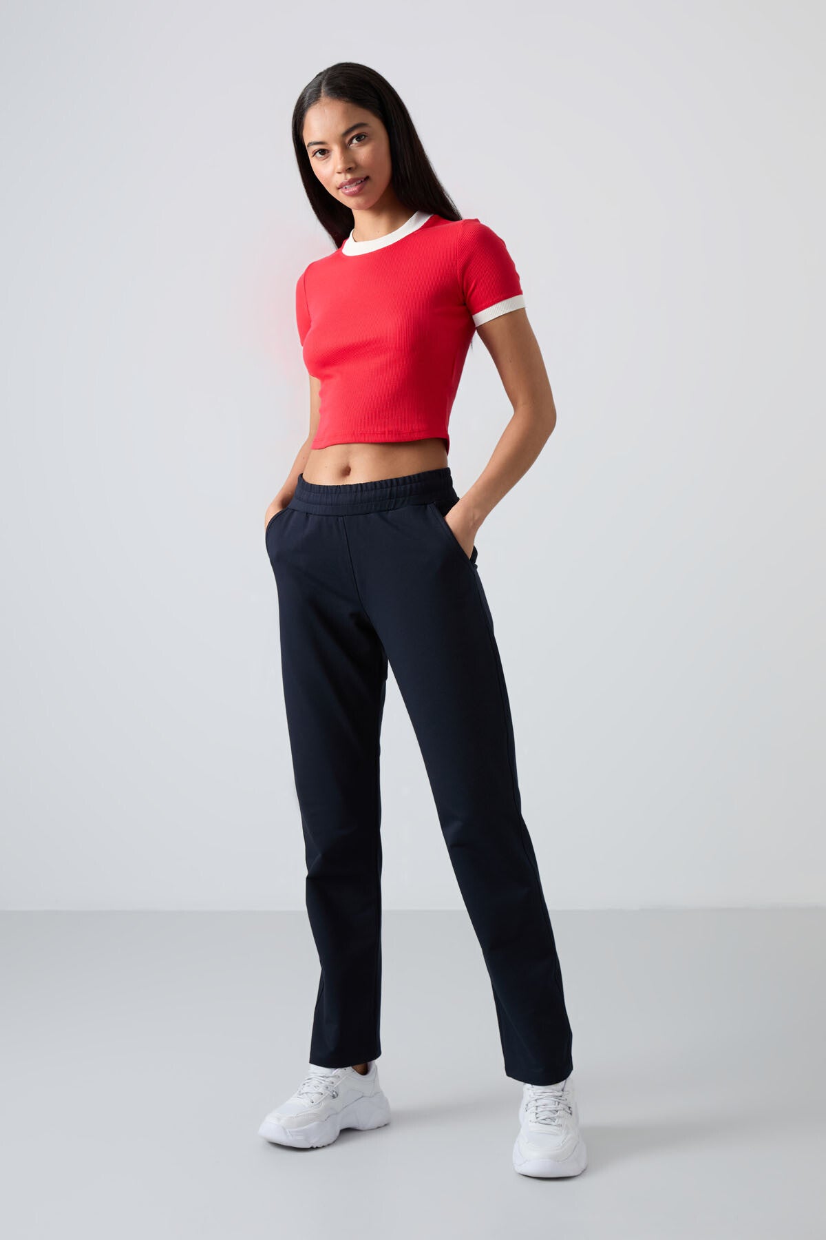 Lacivert Yüksek Bel Cepli Rahat Form Klasik Paça Kadın Eşofman Alt - 94584