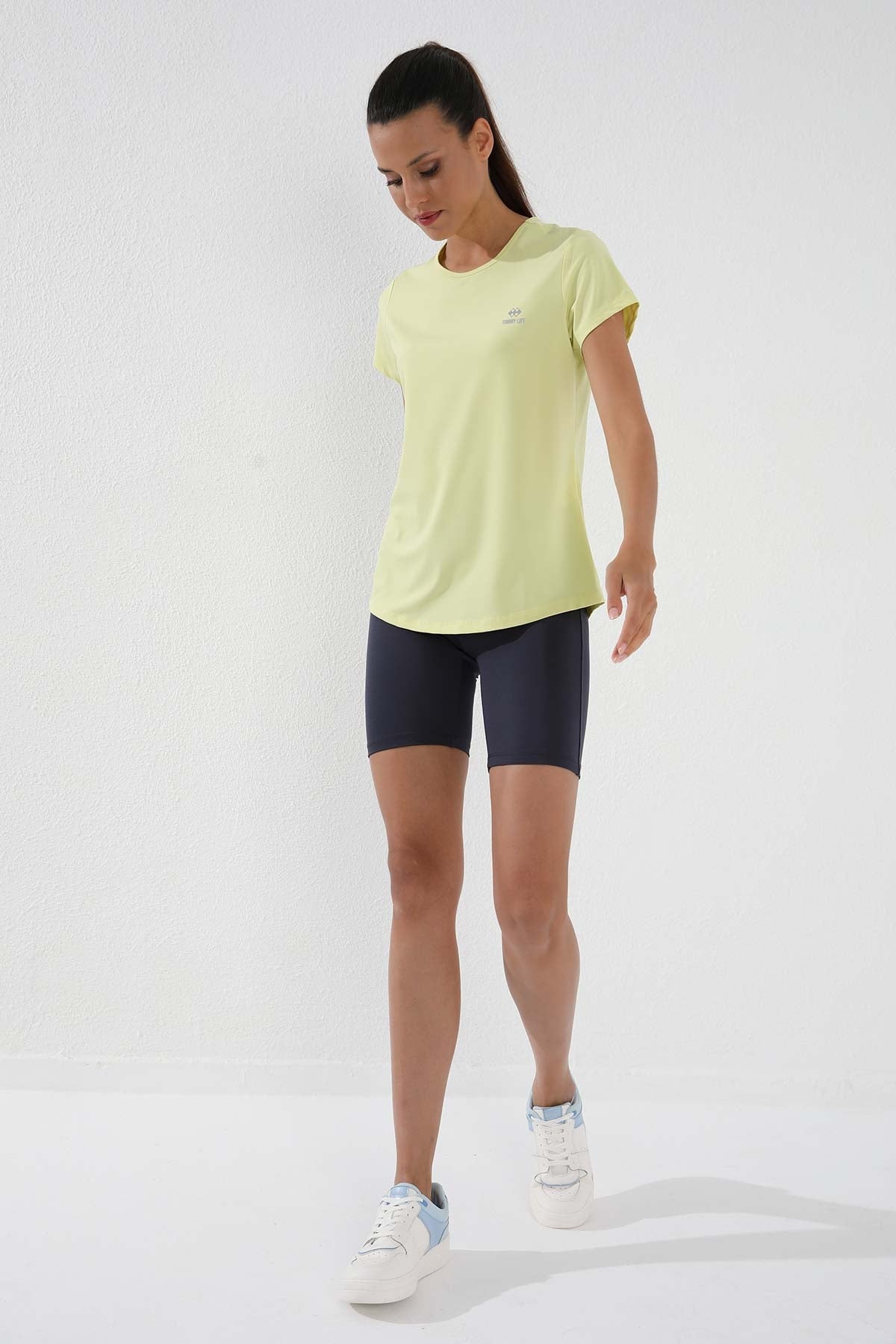 Limon Basic Kısa Kol Standart Kalıp O Yaka Kadın T-Shirt - 97144