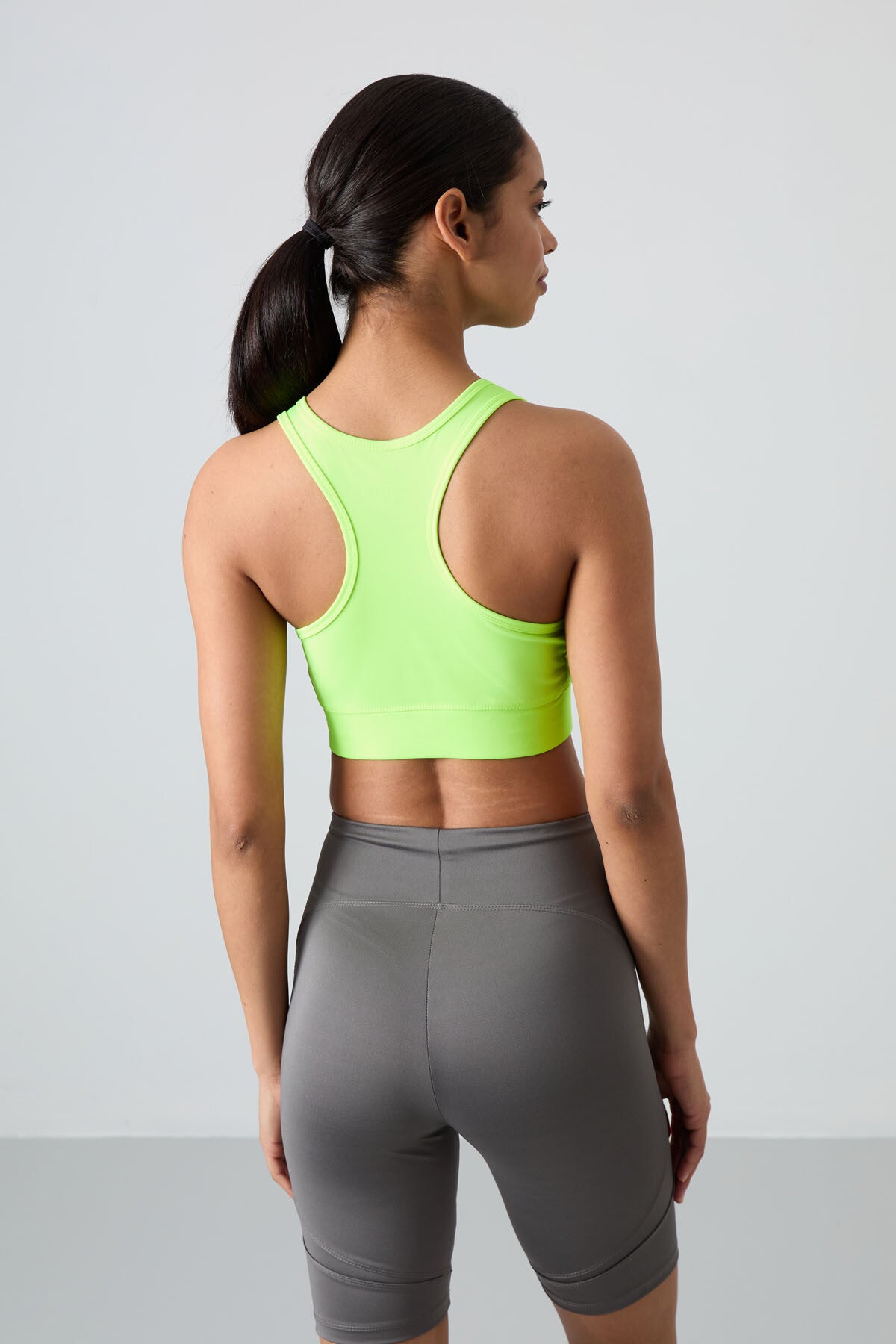 Neon Sarı Sırt Detaylı Dar Kalıp U Yaka Kadın Spor Büstiyer - 97120