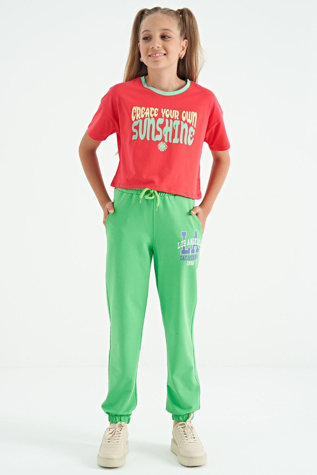 Neon Yeşil Yazı Nakışlı Standart Kalıp Jogger Kız Çocuk Eşofman Alt - 75120