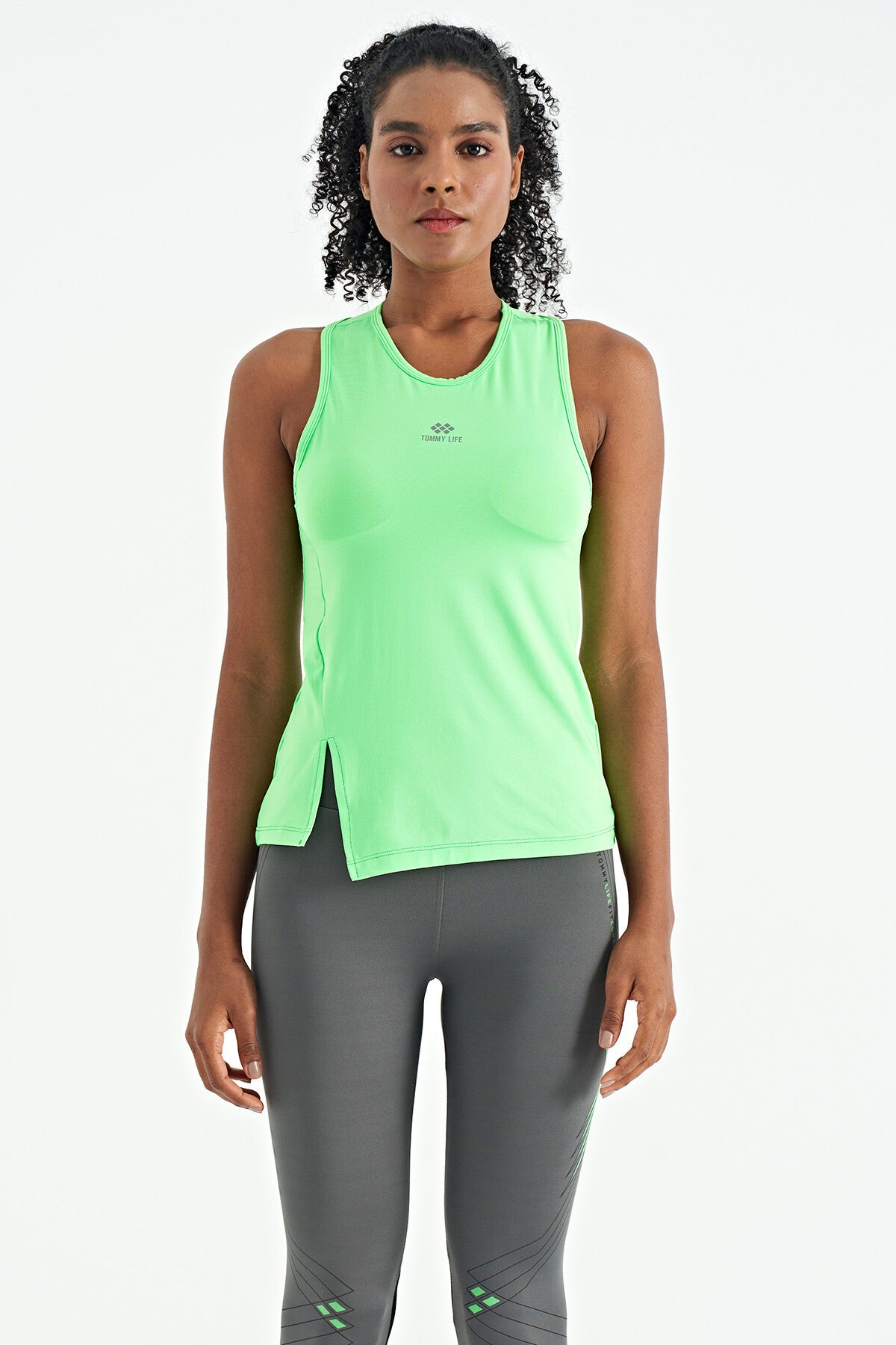 Neon Yeşil Yırtmaç Detaylı O Yaka Sıfır Kollu Standart Kalıp Kadın Spor Atlet - 97256