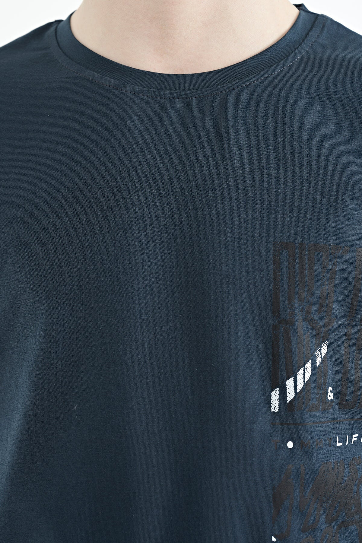 Orman Yeşili Baskı Detaylı O Yaka Standart Kalıp Erkek Çocuk T-Shirt - 11104