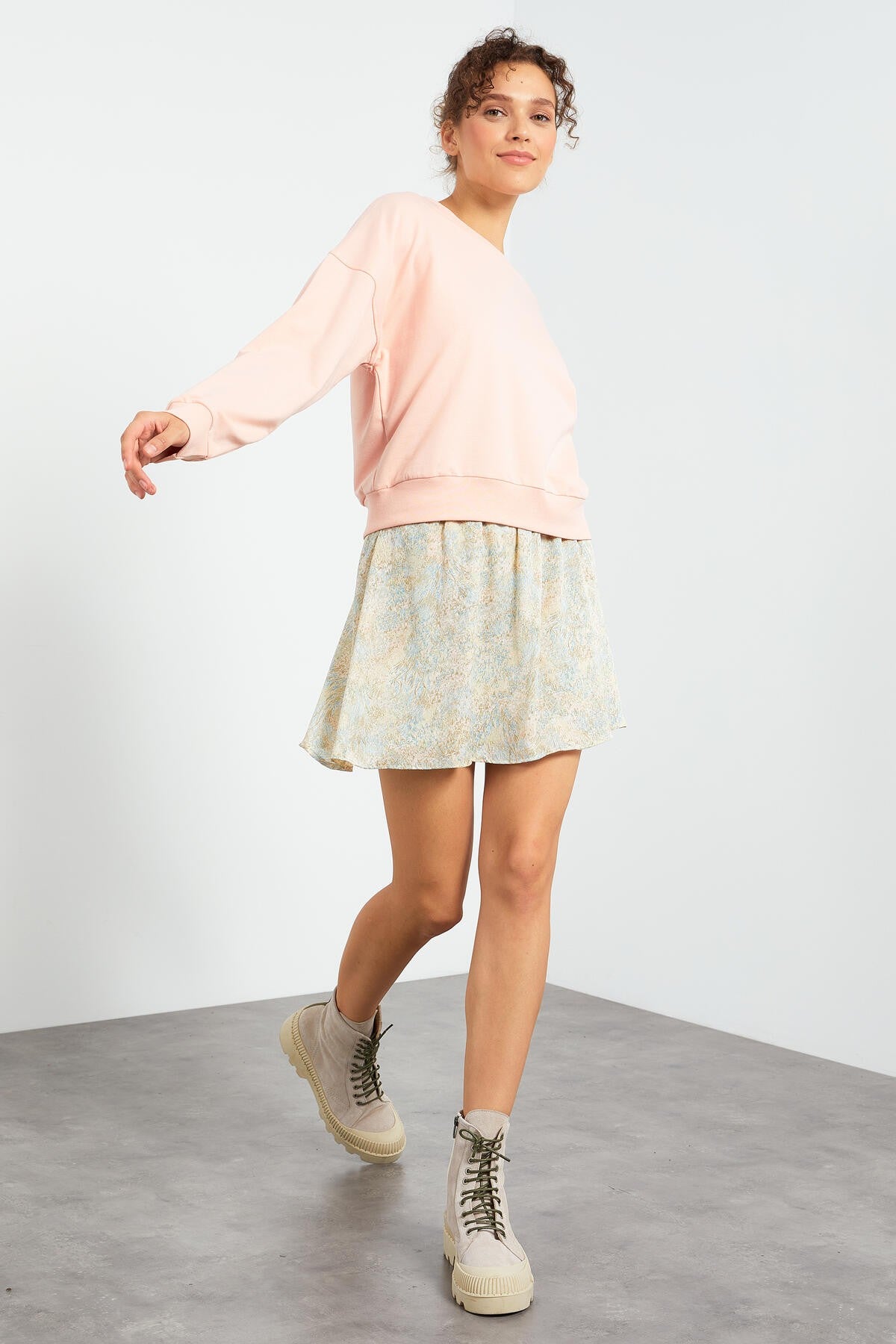 Pembe Basic Rahat Form O Yaka Kadın Sweatshirt - 97114