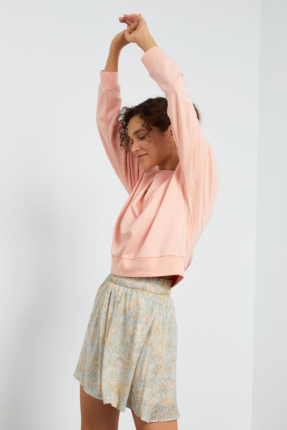 Pembe Basic Rahat Form O Yaka Kadın Sweatshirt - 97114