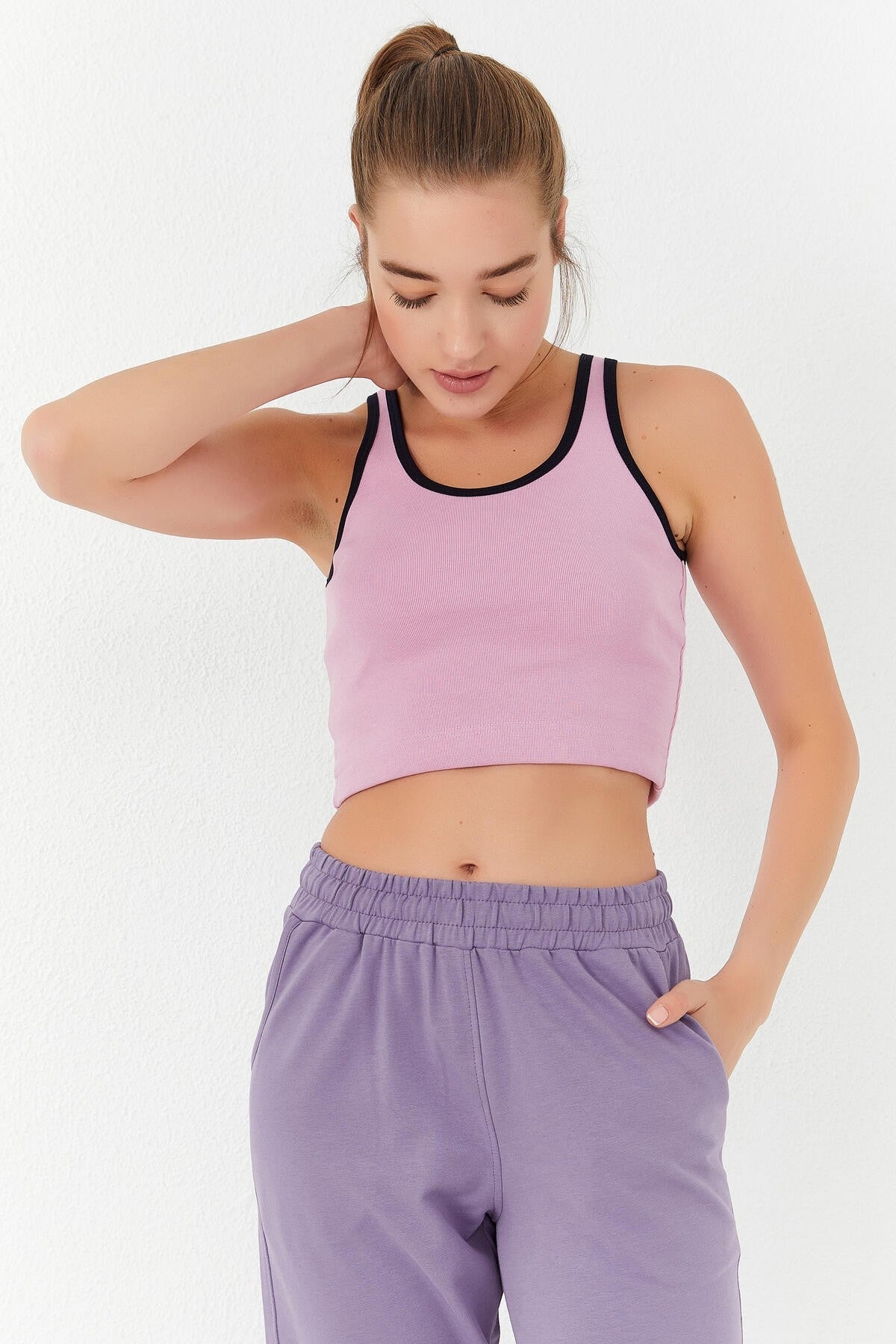 Pembe Basic Sıfır Kol Dar Kalıp U Yaka Kadın Crop Top Atlet - 97162