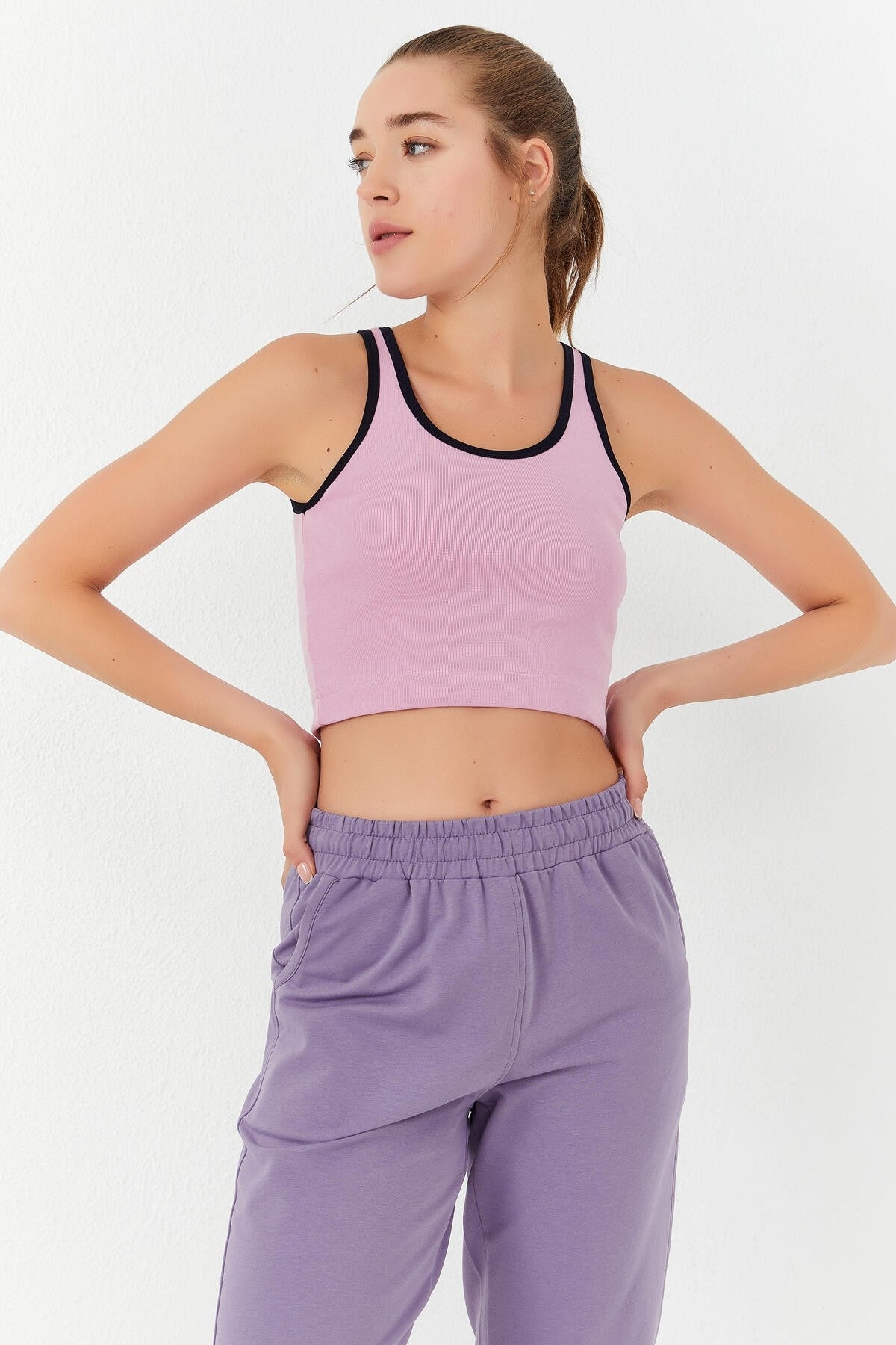 Pembe Basic Sıfır Kol Dar Kalıp U Yaka Kadın Crop Top Atlet - 97162