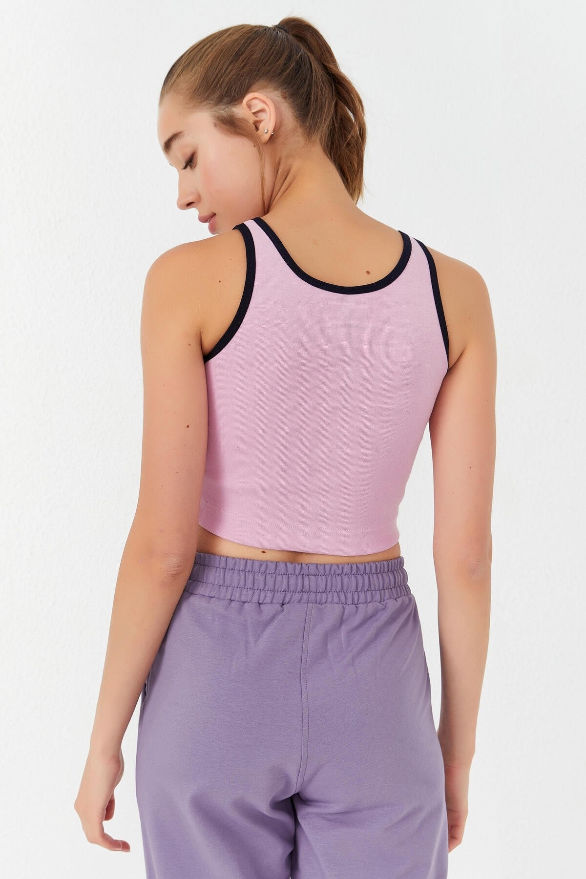 Pembe Basic Sıfır Kol Dar Kalıp U Yaka Kadın Crop Top Atlet - 97162