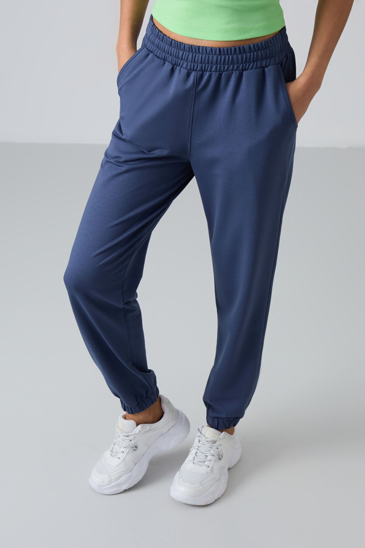 Petrol Cepli Yüksek Bel Rahat Form Lastik Paça Kadın Eşofman Alt - 94583