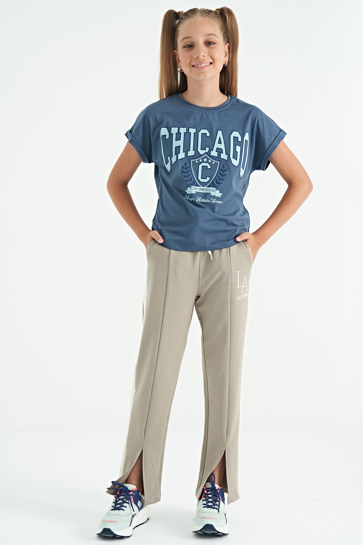 Petrol O Yaka Düşük Omuzlu Rahat Form Kısa Kollu Kız Çocuk T-Shirt - 75128