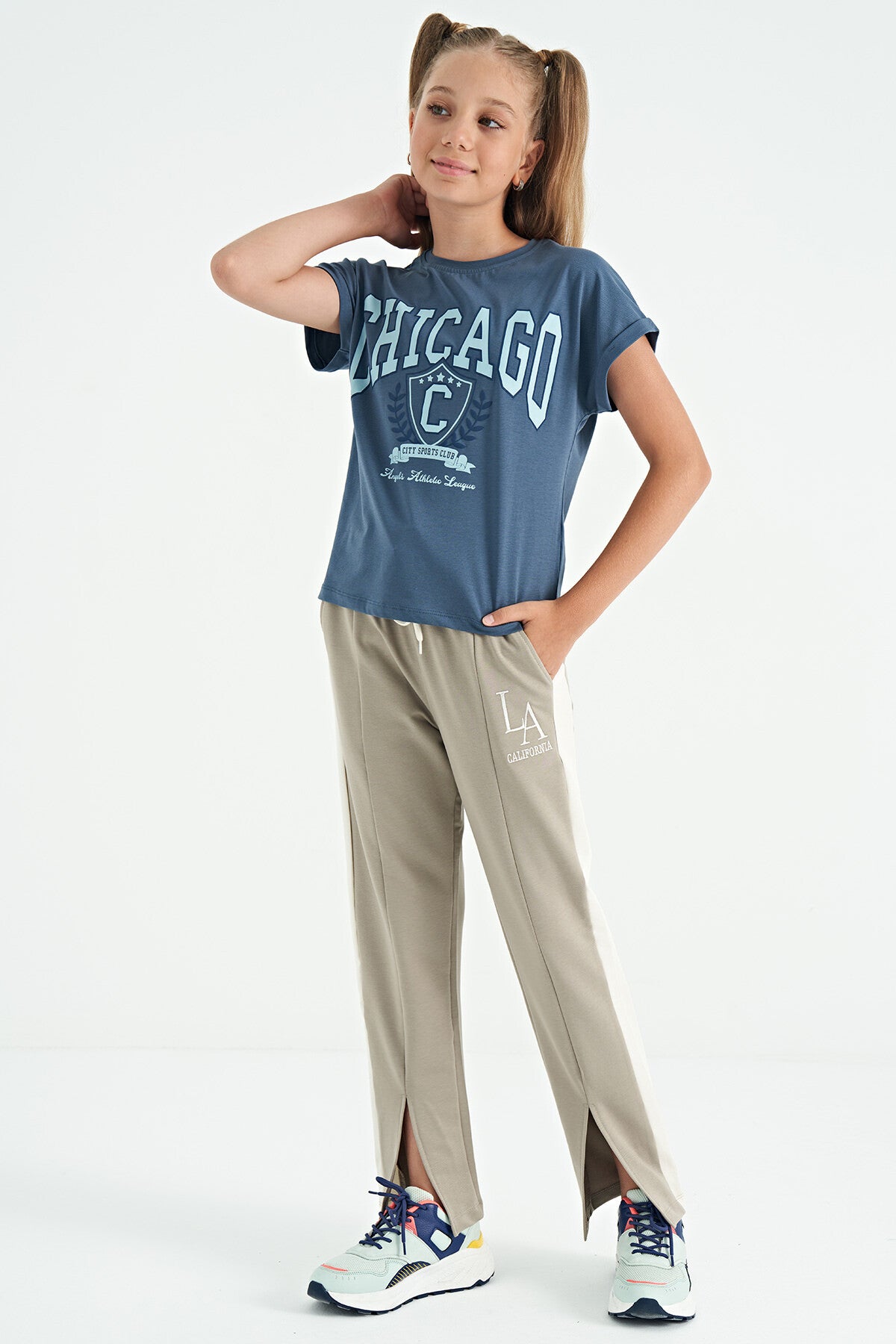 Petrol O Yaka Düşük Omuzlu Rahat Form Kısa Kollu Kız Çocuk T-Shirt - 75128