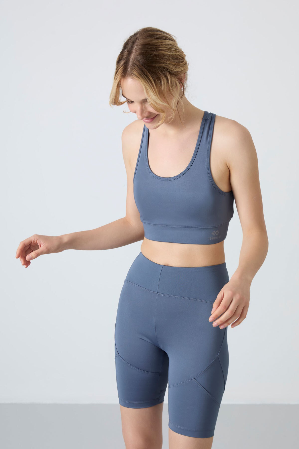 Petrol Sırt Detaylı Dar Kalıp U Yaka Kadın Spor Büstiyer - 97120