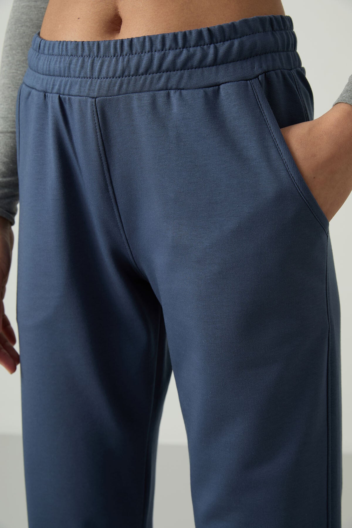 Petrol Yüksek Bel Cepli Rahat Form Klasik Paça Kadın Eşofman Alt - 94584