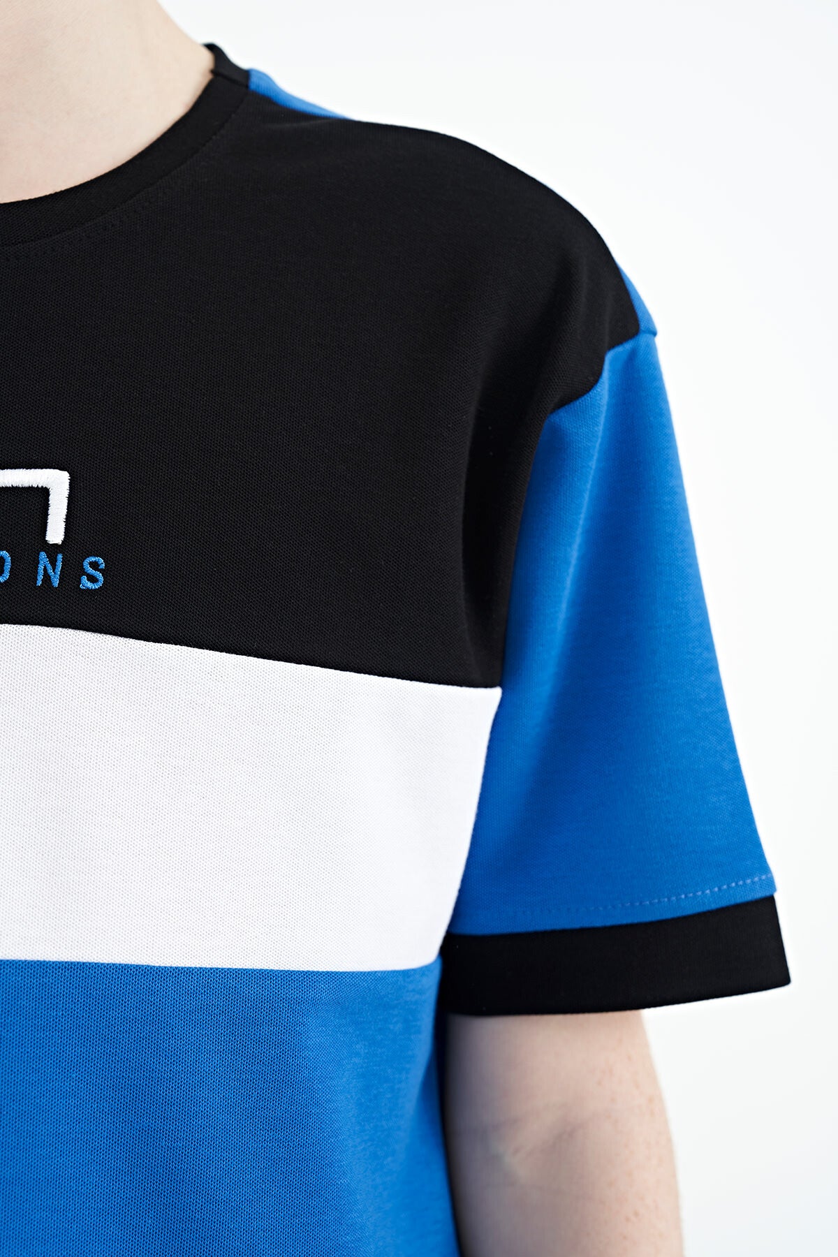 Saks Renk Geçişli Nakışlı Oversize Erkek Çocuk T-Shirt - 11159