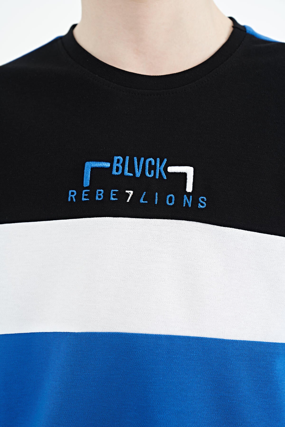 Saks Renk Geçişli Nakışlı Oversize Erkek Çocuk T-Shirt - 11159