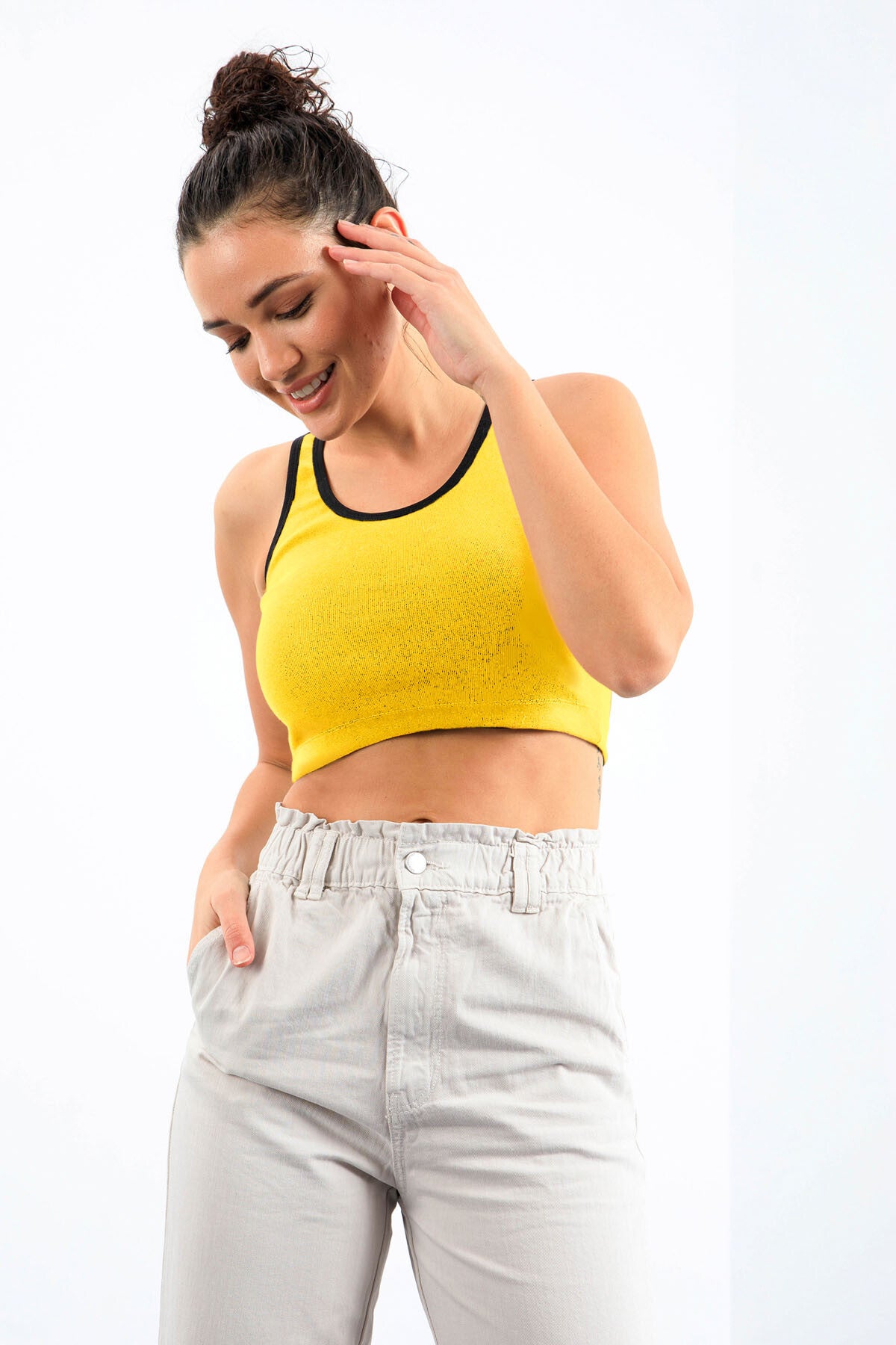 Sarı Basic Sıfır Kol Dar Kalıp U Yaka Kadın Crop Top Atlet - 97162