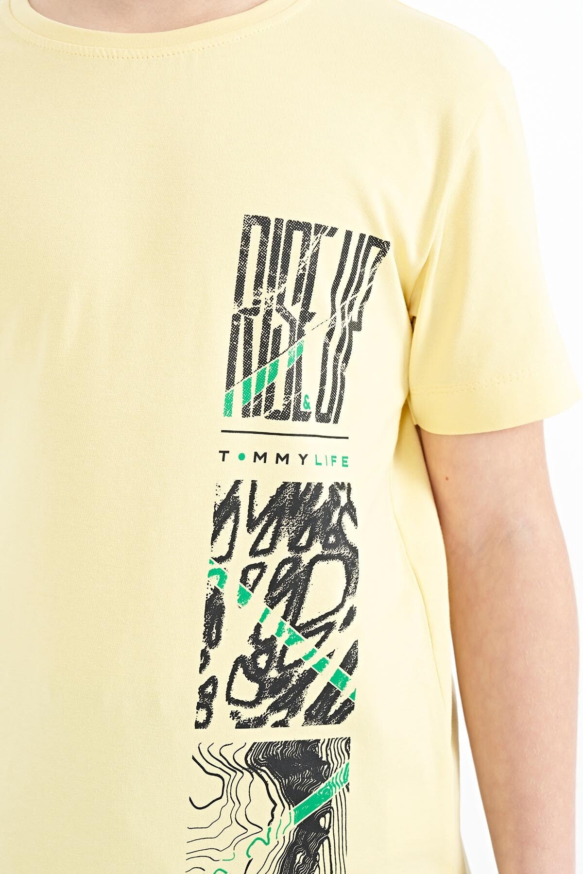 Sarı Baskı Detaylı O Yaka Standart Kalıp Erkek Çocuk T-Shirt - 11104