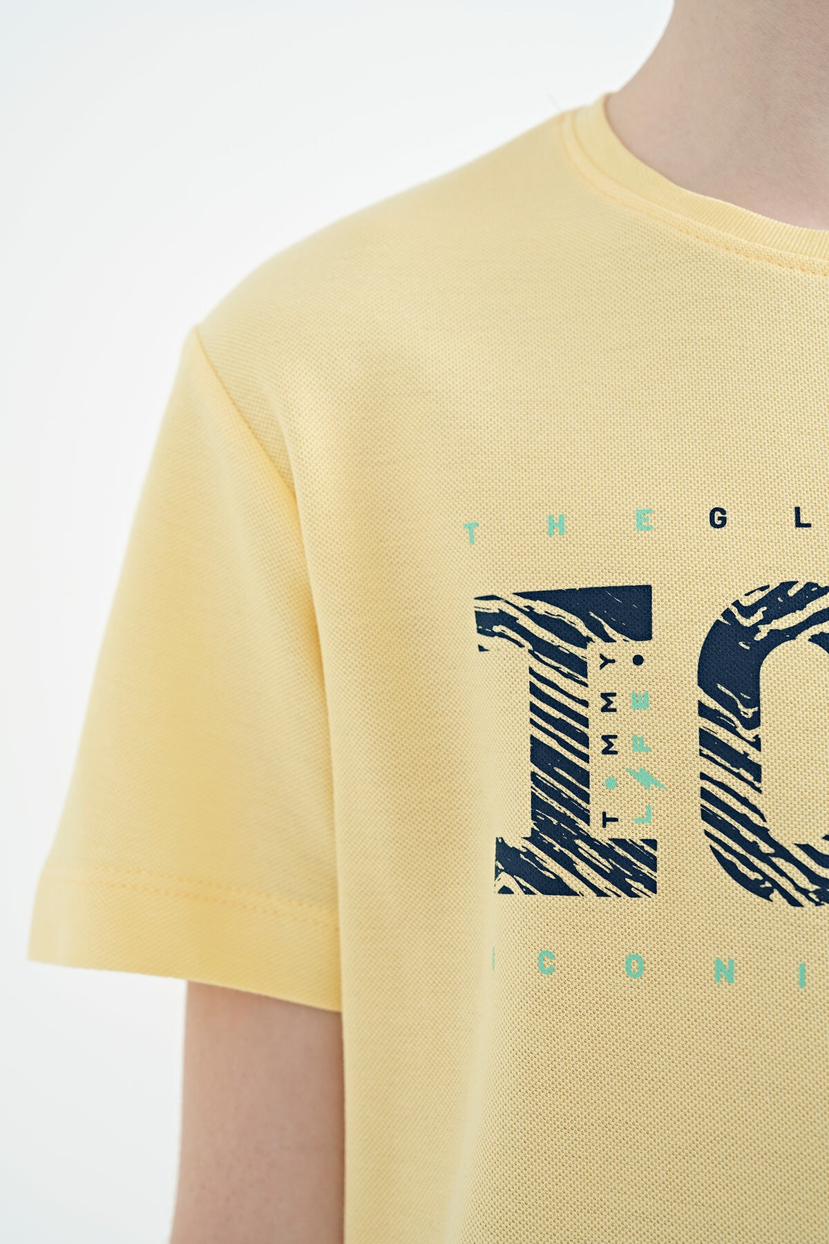 Sarı Ön Yazı Nakışlı O Yaka Standart Kalıp Erkek Çocuk T-Shirt - 11118