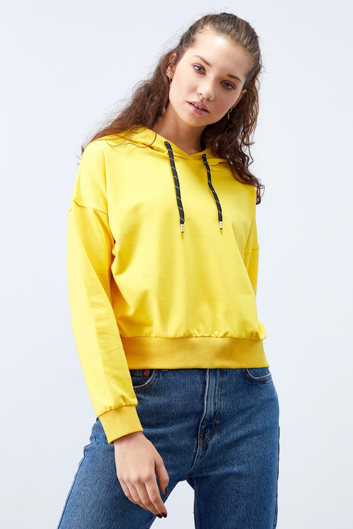 Sarı Uzun Kol Rahat Form Kapüşonlu Kadın Sweatshirt - 97115