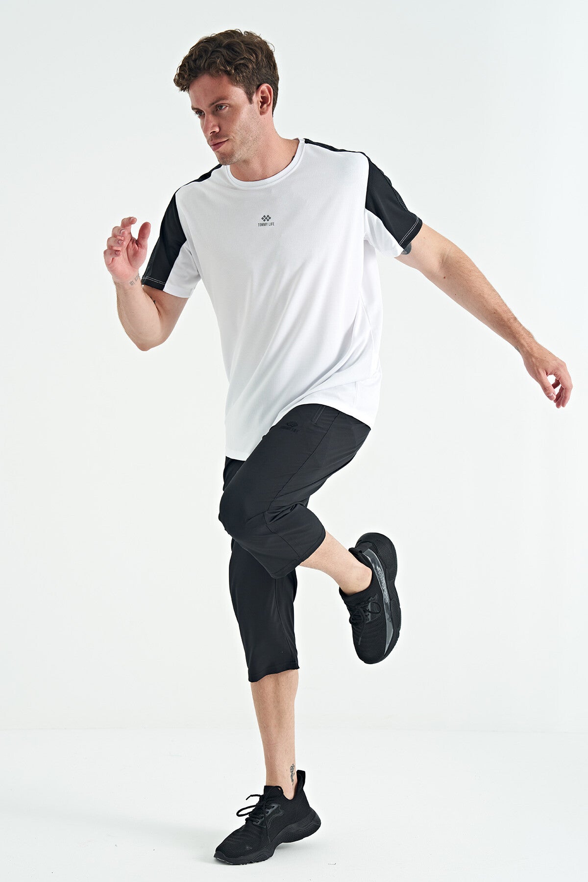 Siyah Bağcıklı Standart Kalıp Fermuar Cepli Aktif Spor Erkek Kapri - 83096