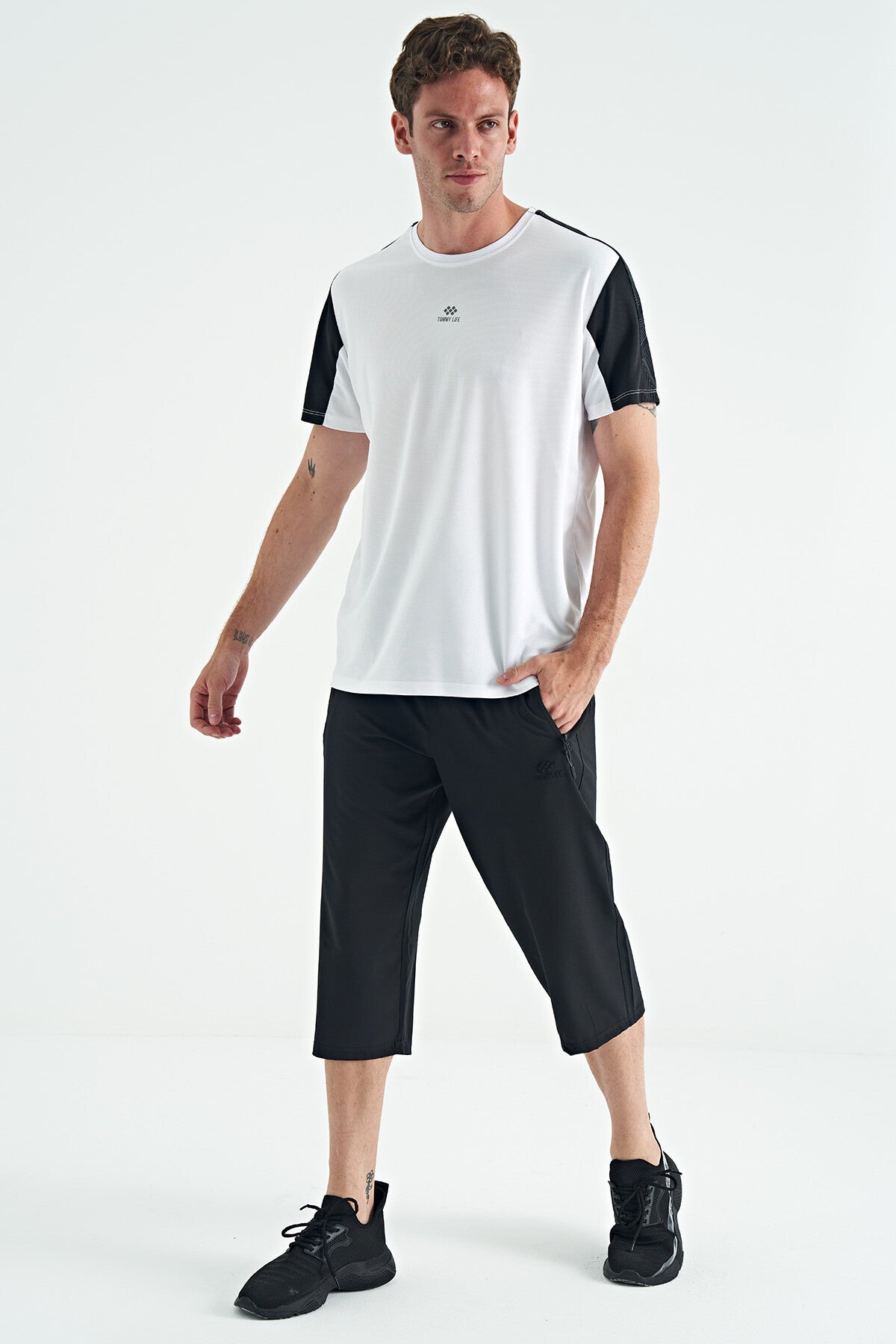 Siyah Bağcıklı Standart Kalıp Fermuar Cepli Aktif Spor Erkek Kapri - 83096