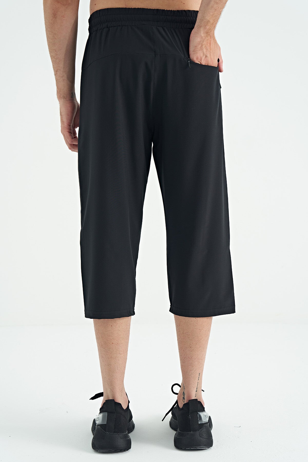 Siyah Bağcıklı Standart Kalıp Fermuar Cepli Aktif Spor Erkek Kapri - 83096