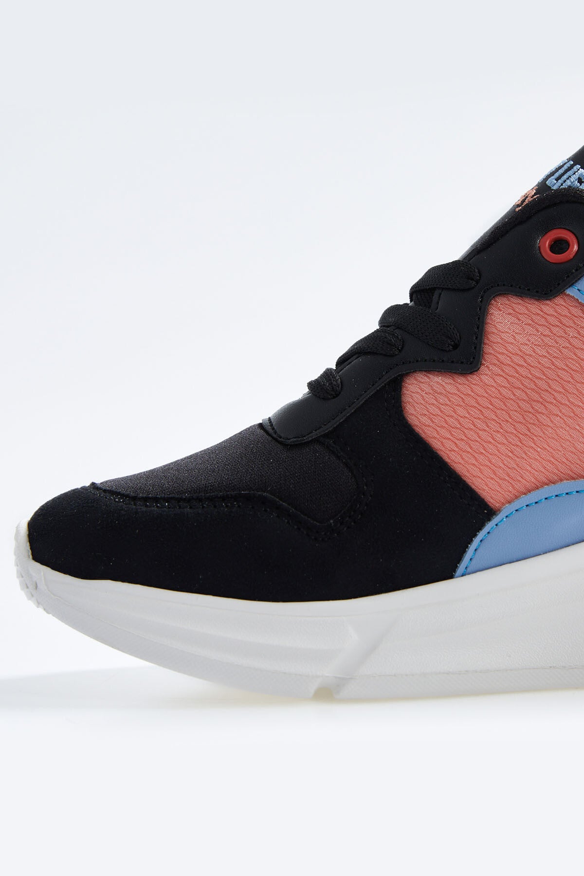 Siyah Bağcıklı Yüksek Taban File Detaylı Renkli Kadın Spor Ayakkabı - 89203