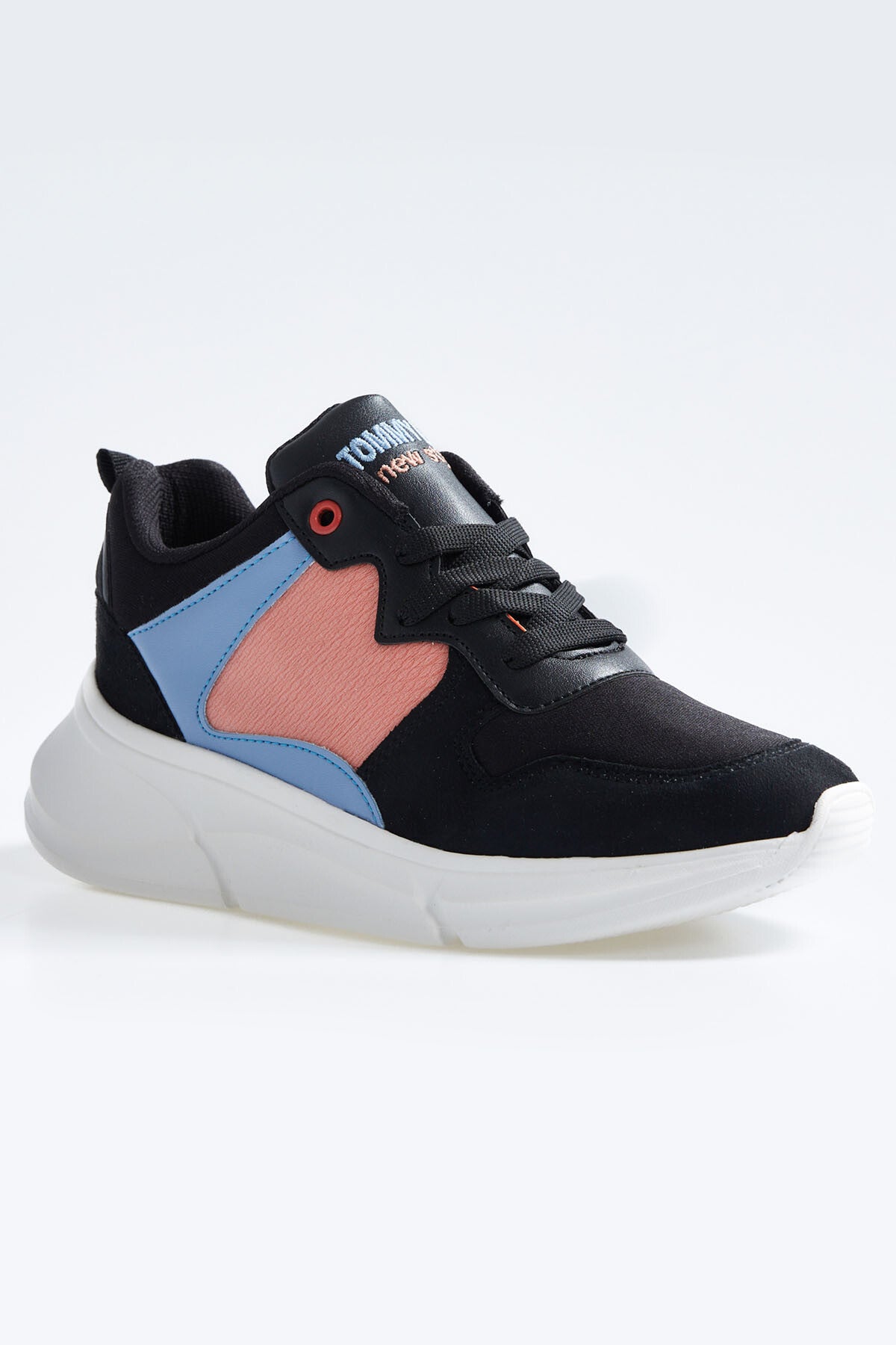 Siyah Bağcıklı Yüksek Taban File Detaylı Renkli Kadın Spor Ayakkabı - 89203