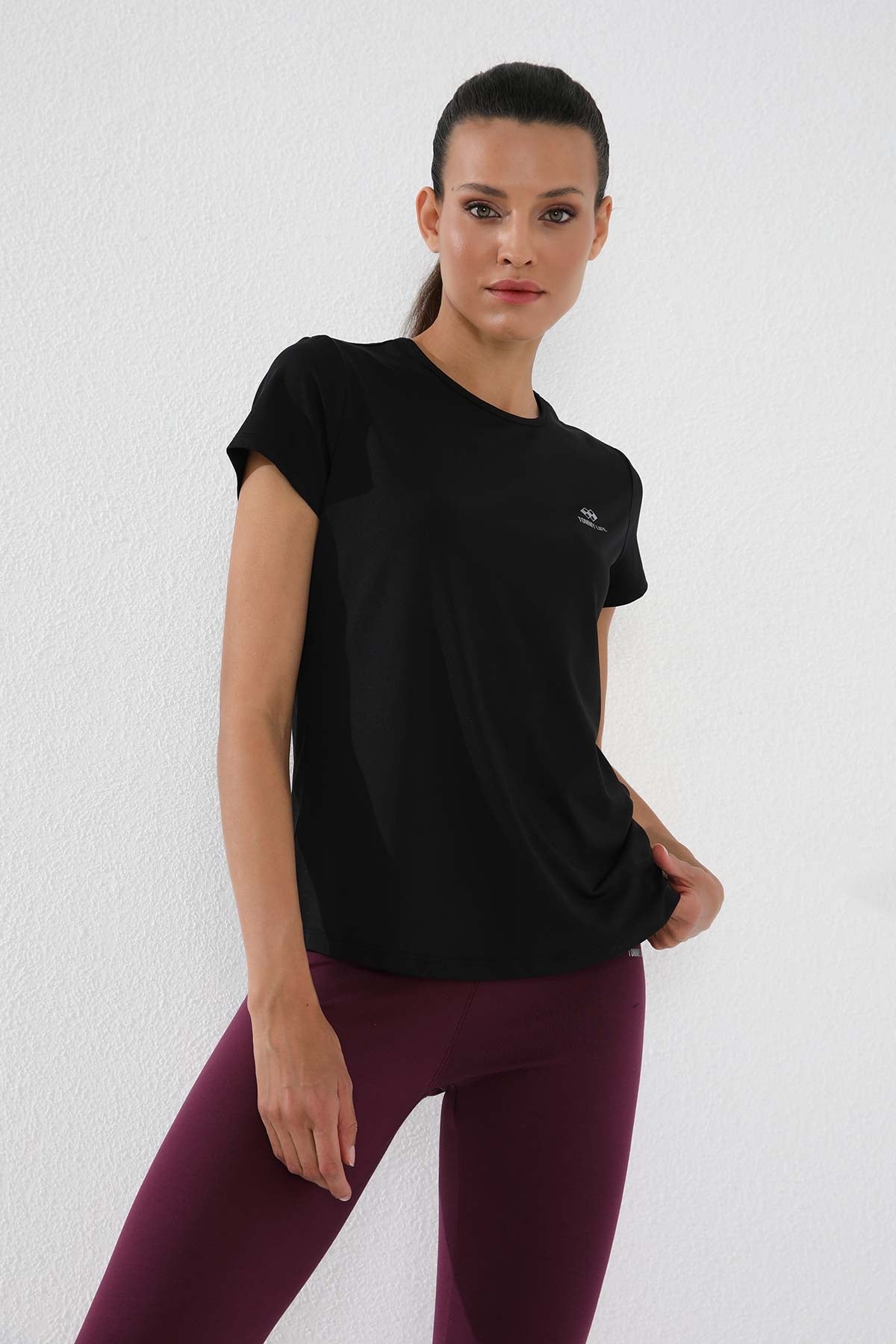 Siyah Basic Kısa Kol Standart Kalıp O Yaka Kadın T-Shirt - 97144