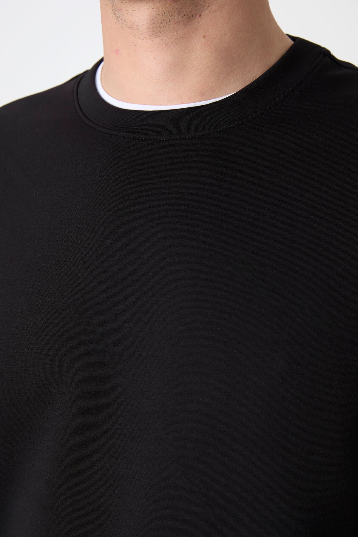 Siyah Basic O Yaka Rahat Form Erkek Sweatshirt - 88053