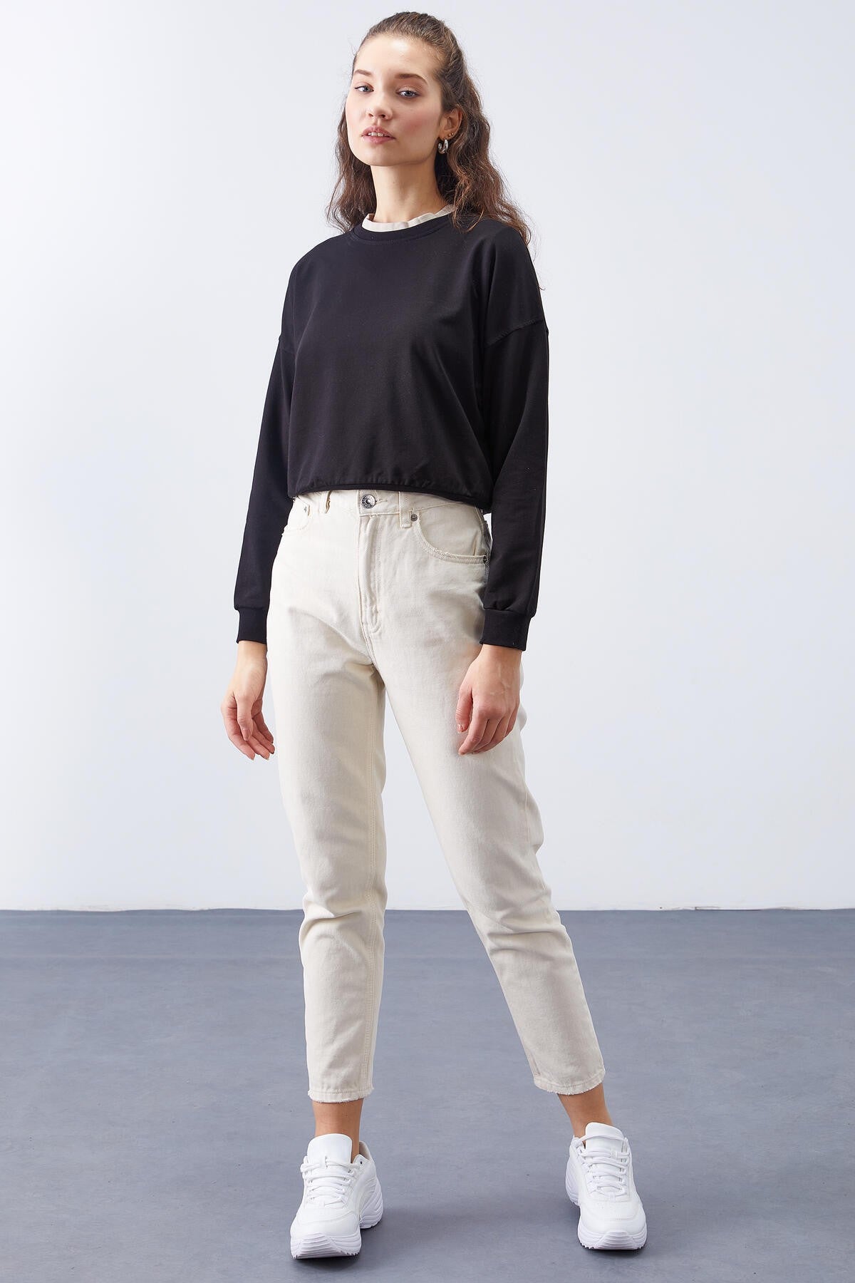 Siyah Basic Rahat Form O Yaka Kadın Sweatshirt - 97114