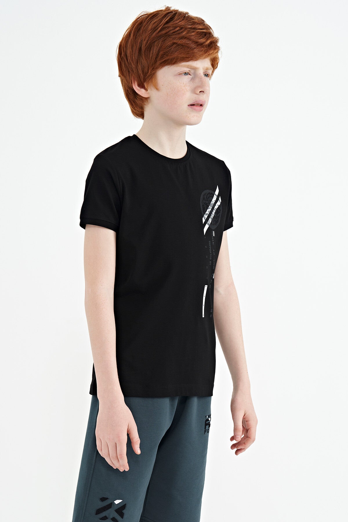 Siyah Baskı Detaylı O Yaka Standart Kalıp Erkek Çocuk T-Shirt - 11131