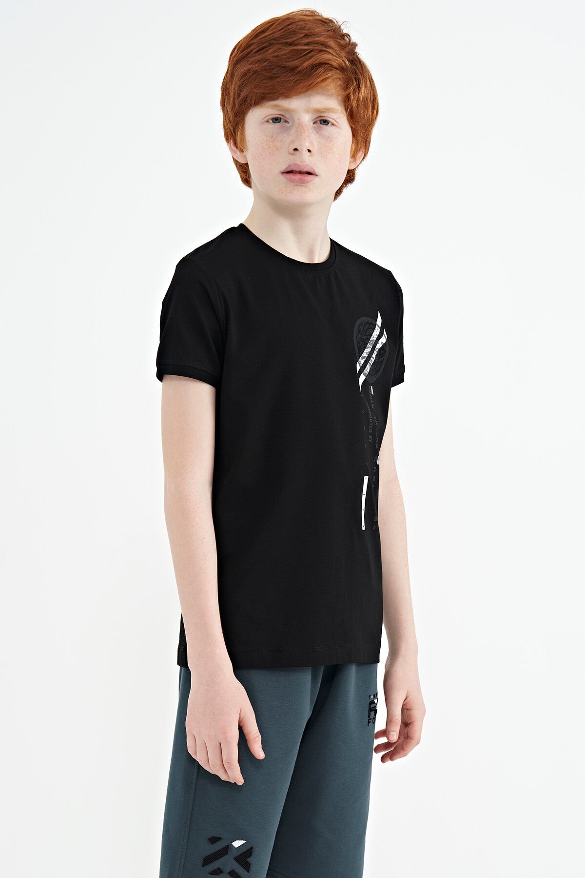 Siyah Baskı Detaylı O Yaka Standart Kalıp Erkek Çocuk T-Shirt - 11131