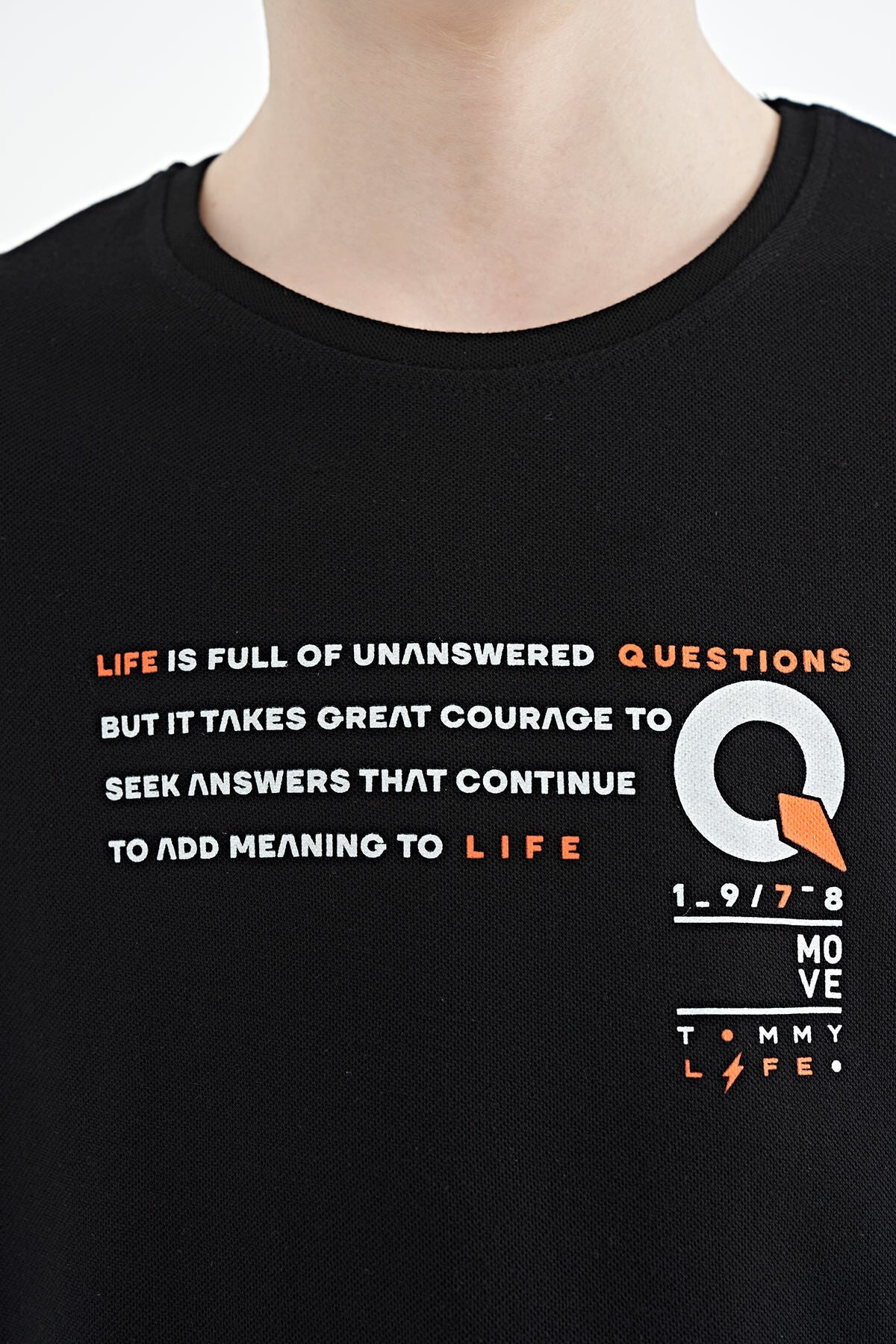 Siyah Baskı Detaylı O Yaka Standart Kalıp Erkek Çocuk T-Shirt - 11145