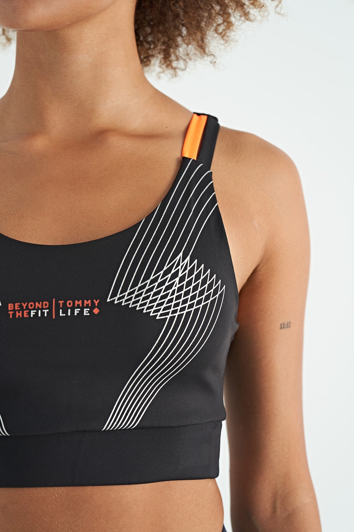 Siyah Baskılı Sırt Çapraz Detaylı Dalgıç Kumaş Dar Kalıp Kadın Büstiyer - 97273