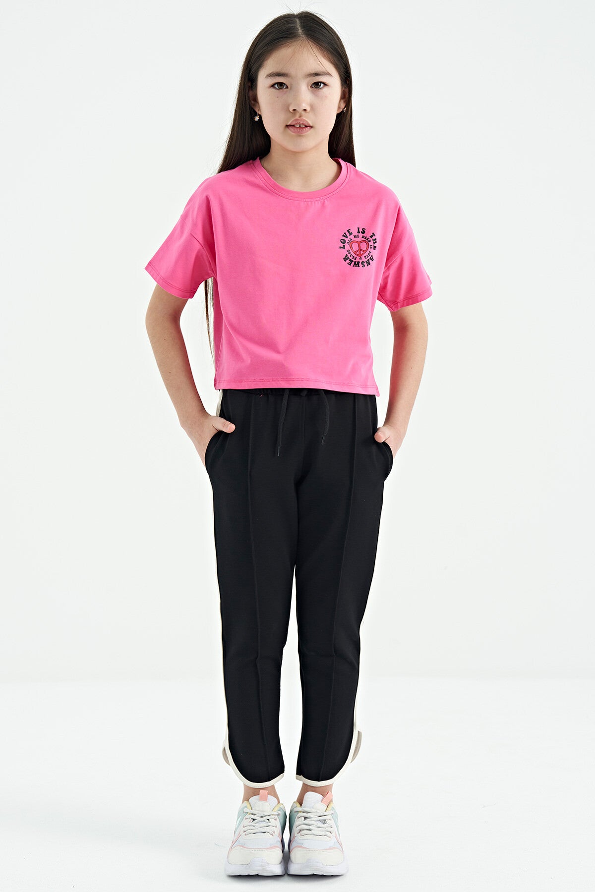 Siyah Biye Detaylı Bağcıklı Ön Nevürlü Geniş Paçalı Kız Çocuk Eşofman Altı - 75124